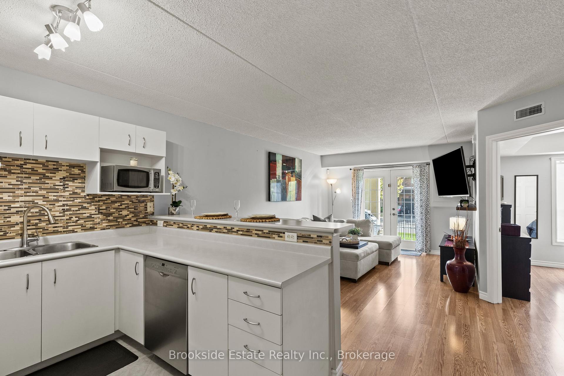 1 Bedroom Condo at 1431 Walkers, Burlington For sale