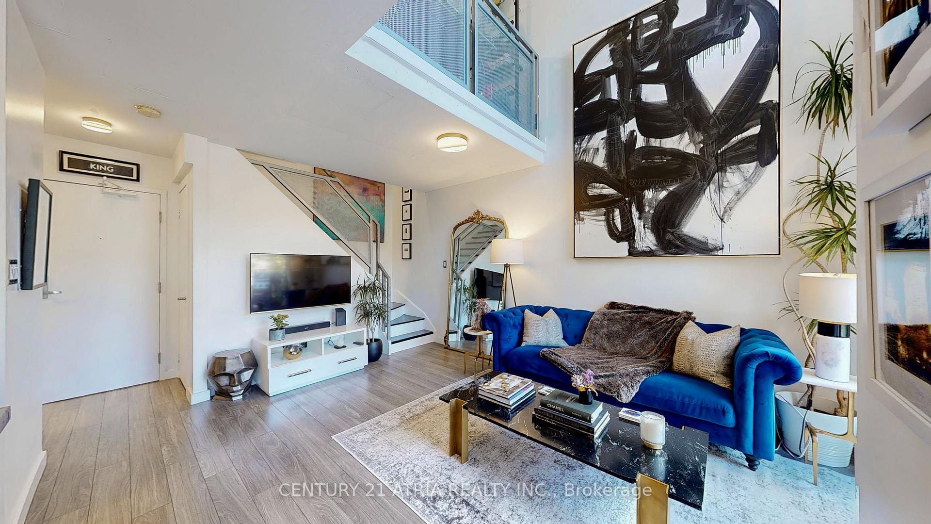 2 Bedrooms Condo at 800 King, Toronto For sale