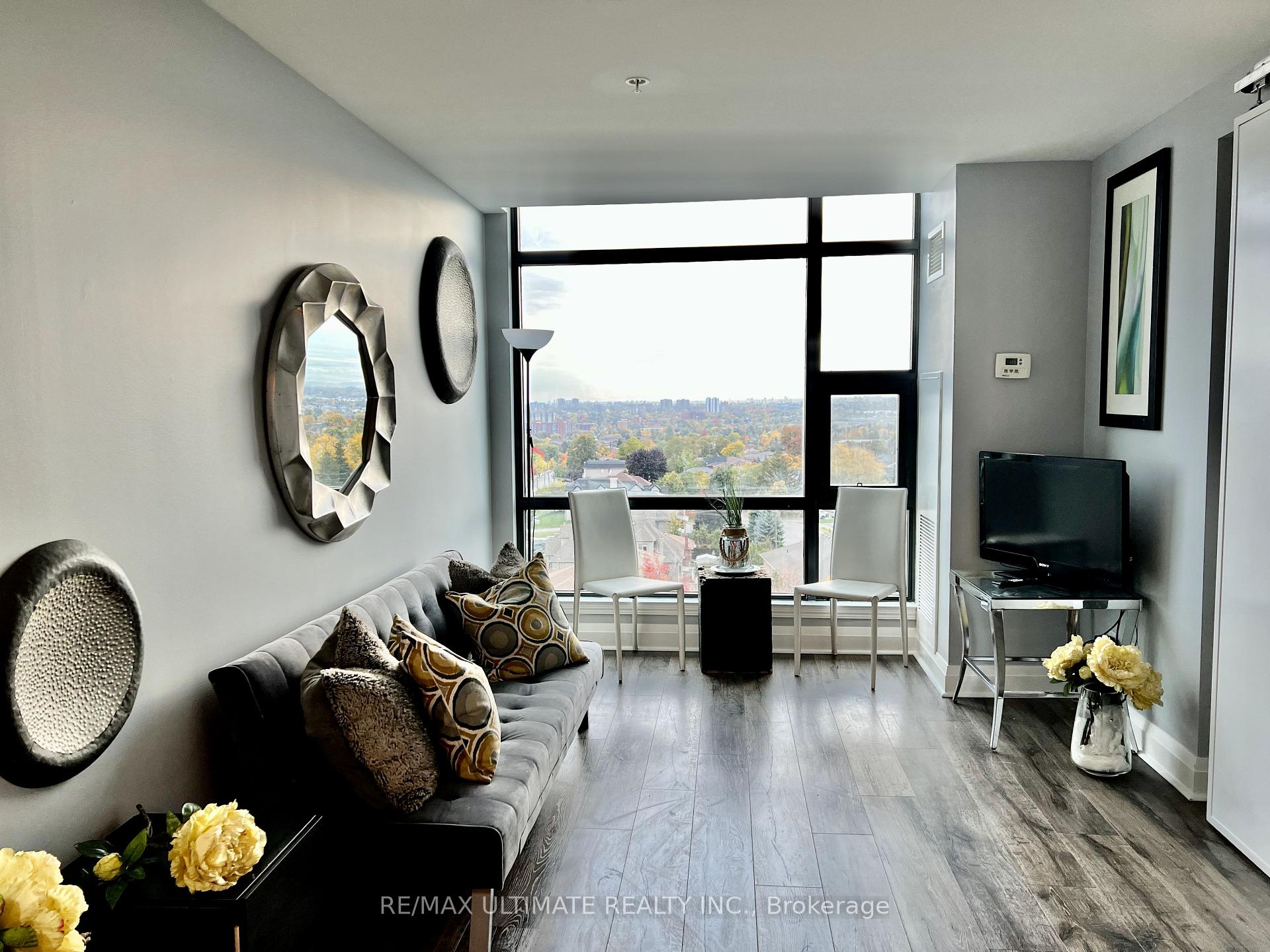 1 Bedroom Condo at 2522 Keele,  Toronto For sale