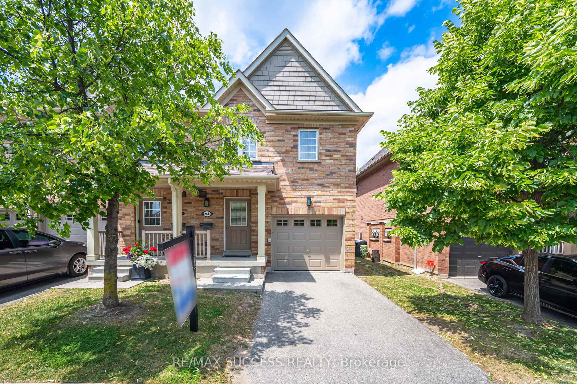 3 Bedrooms Condo at 5255 Palmetto, Mississauga For sale
