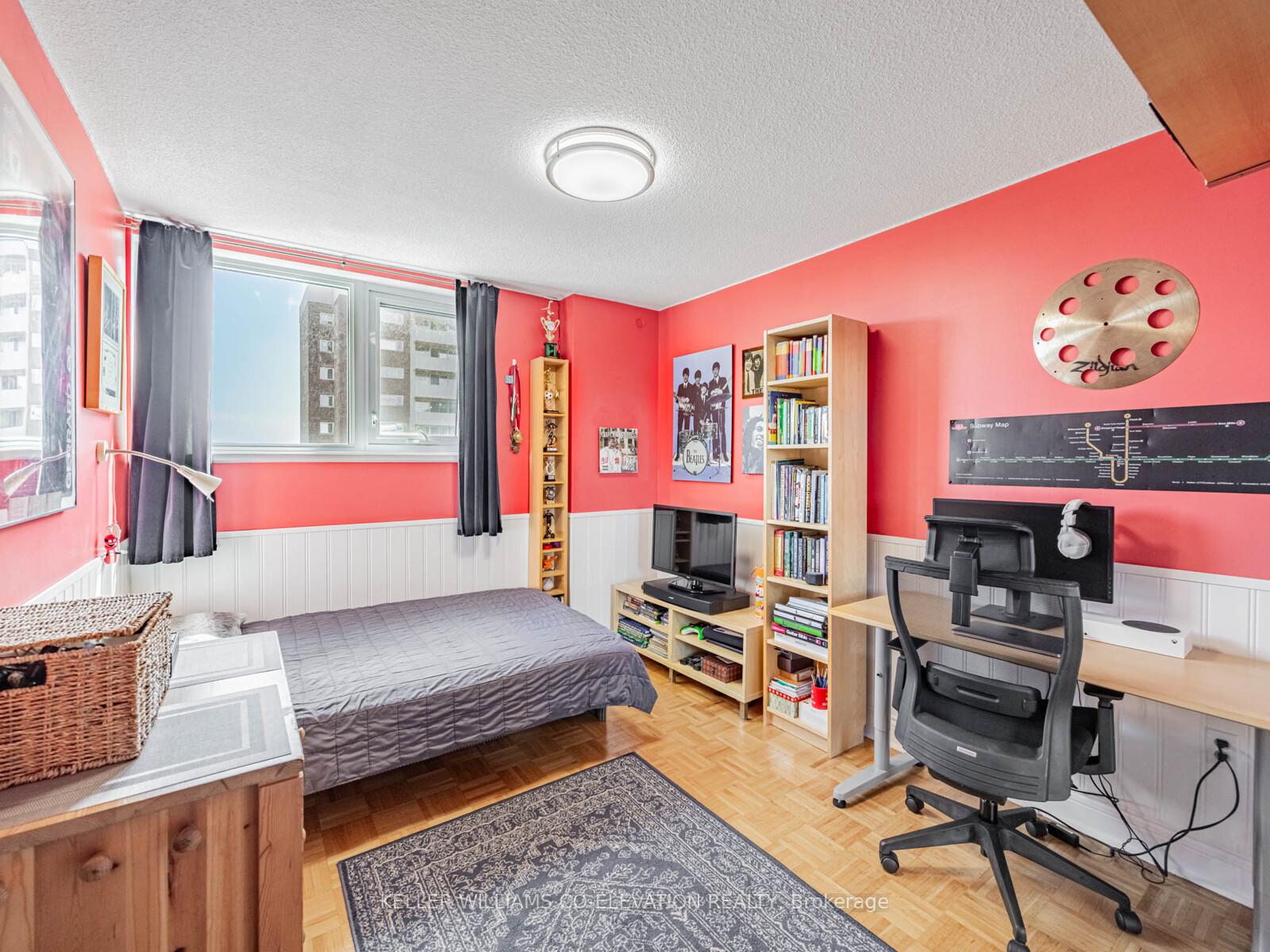3 Bedrooms Condo at 250 Scarlett, Toronto For sale