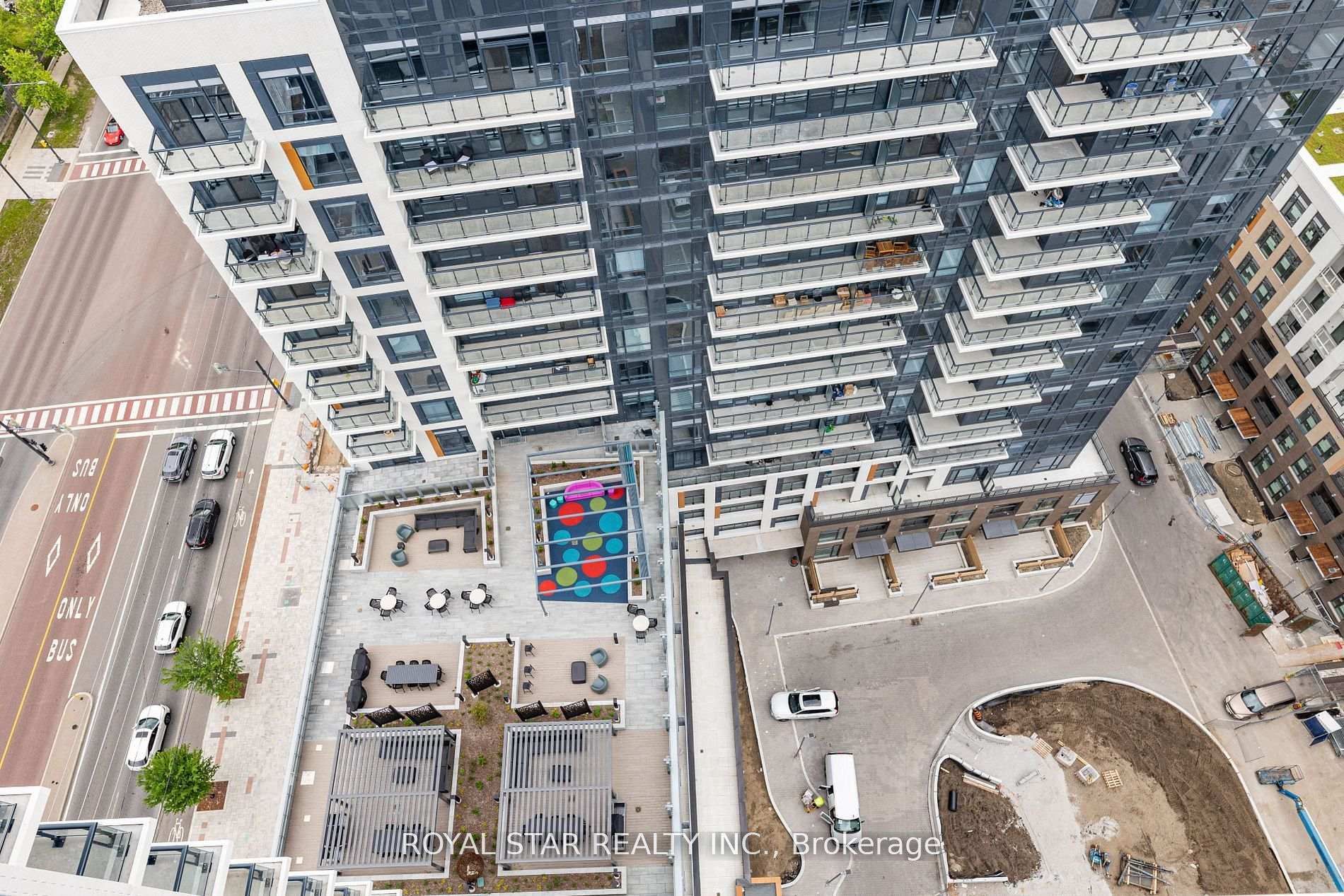2 Bedrooms Condo at 7950 Bathurst, Vaughan For sale