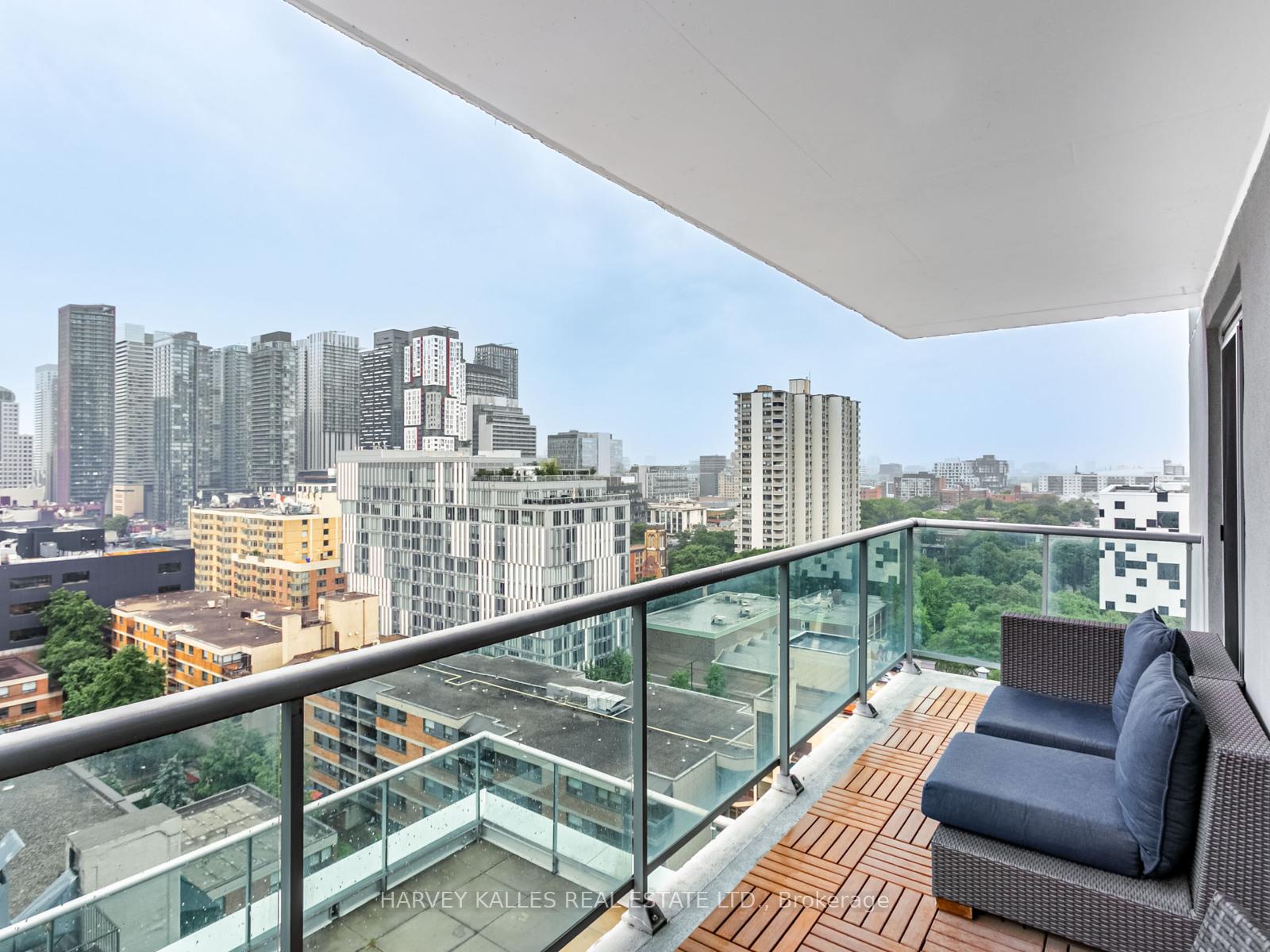 3 Bedrooms Condo at 96 St Patrick, Toronto For sale