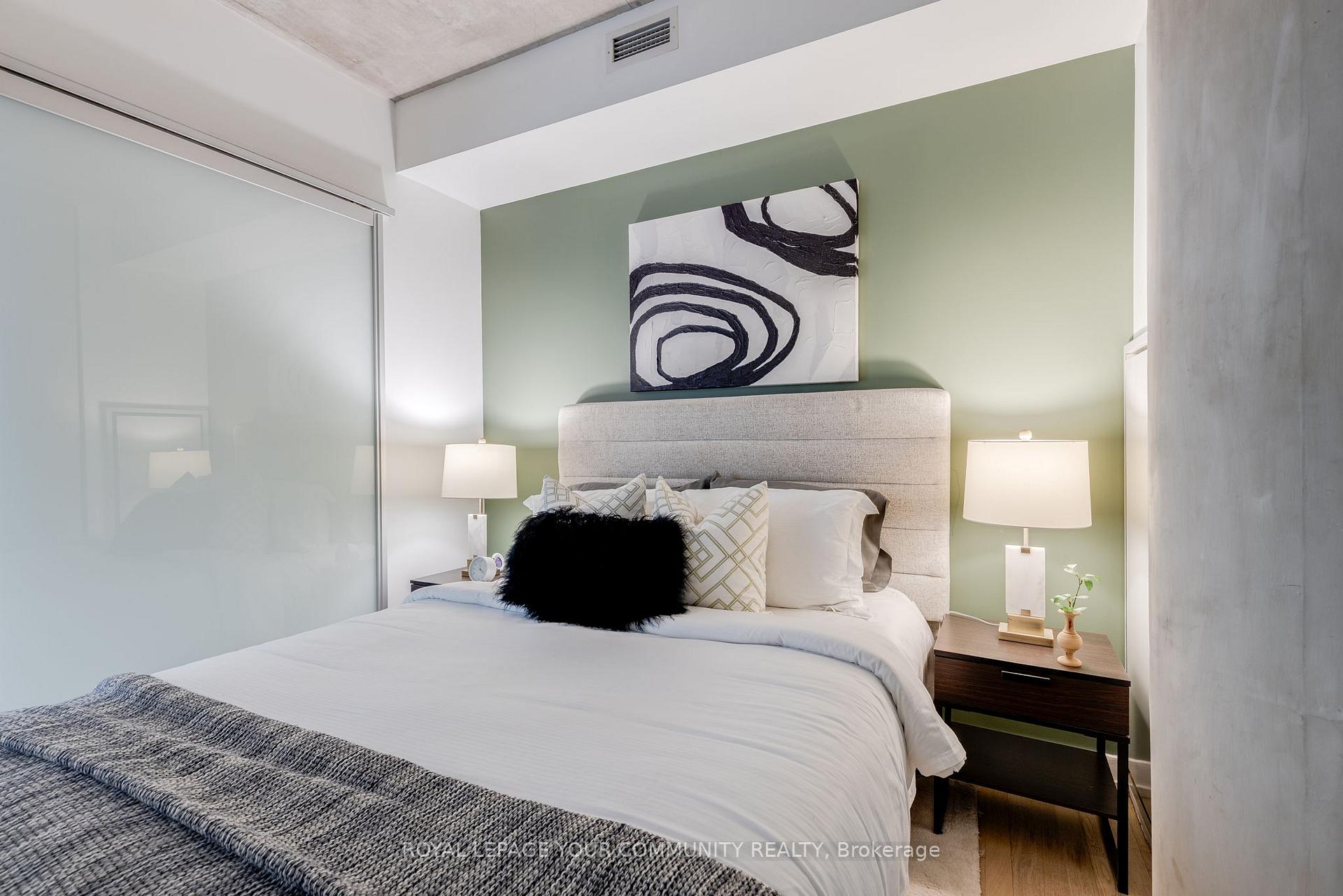 1 Bedroom Condo at 650 King, Toronto For sale