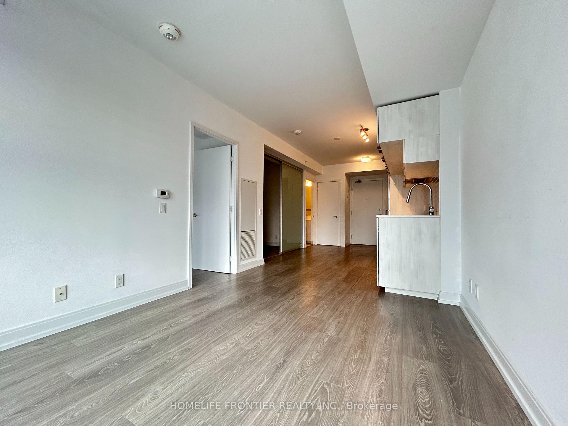 2 Bedrooms Condo at 181 Dundas, Toronto For sale