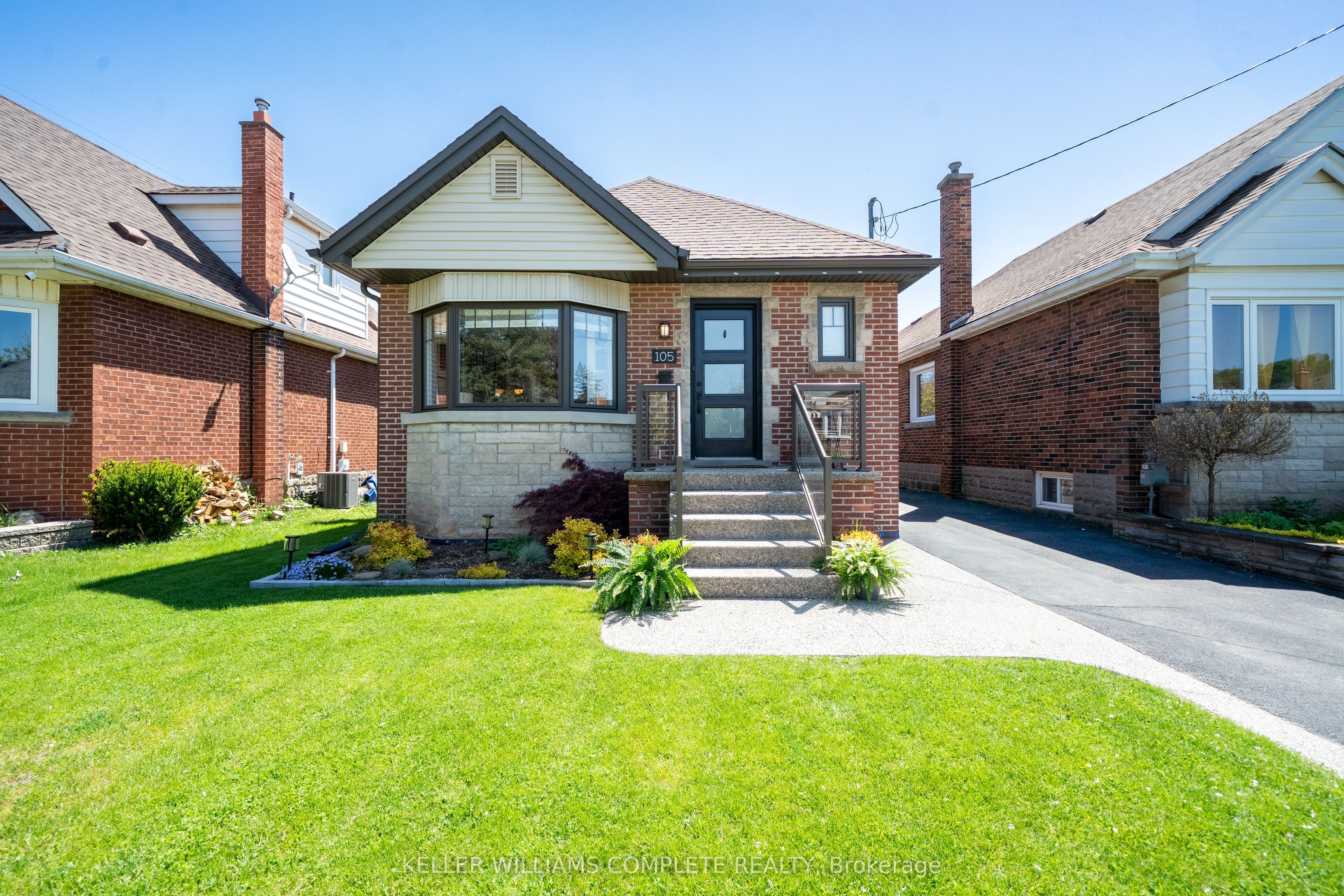 105 Tragina Avenue, Hamilton, ON L8K 2Z7