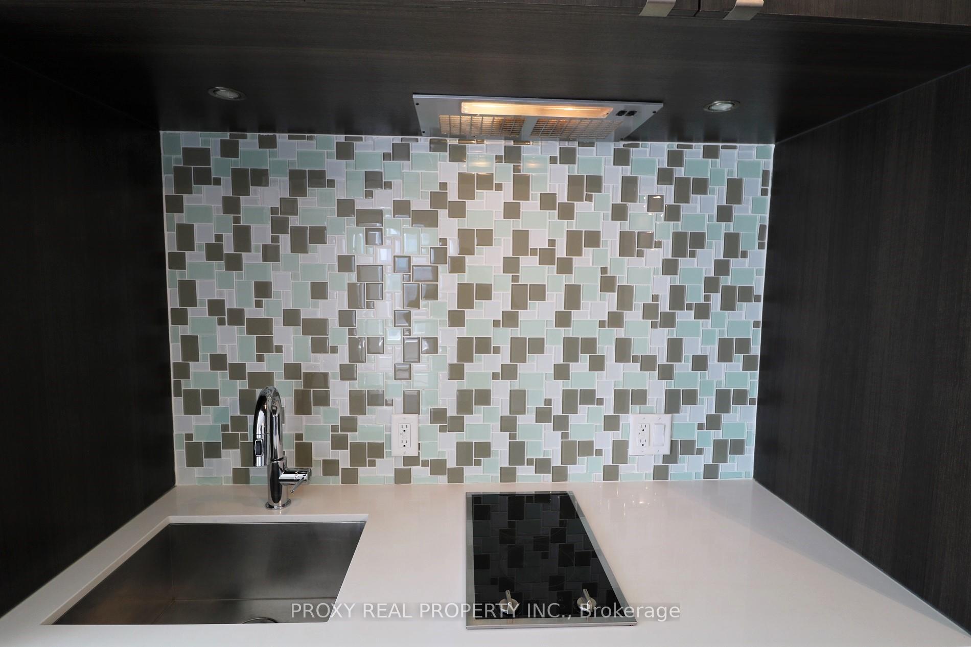 2 Bedrooms Condo at 155 Yorkville, Toronto For sale