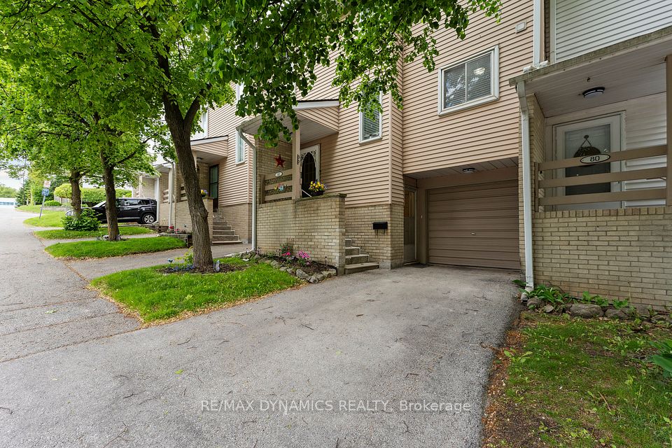 82 Lynden