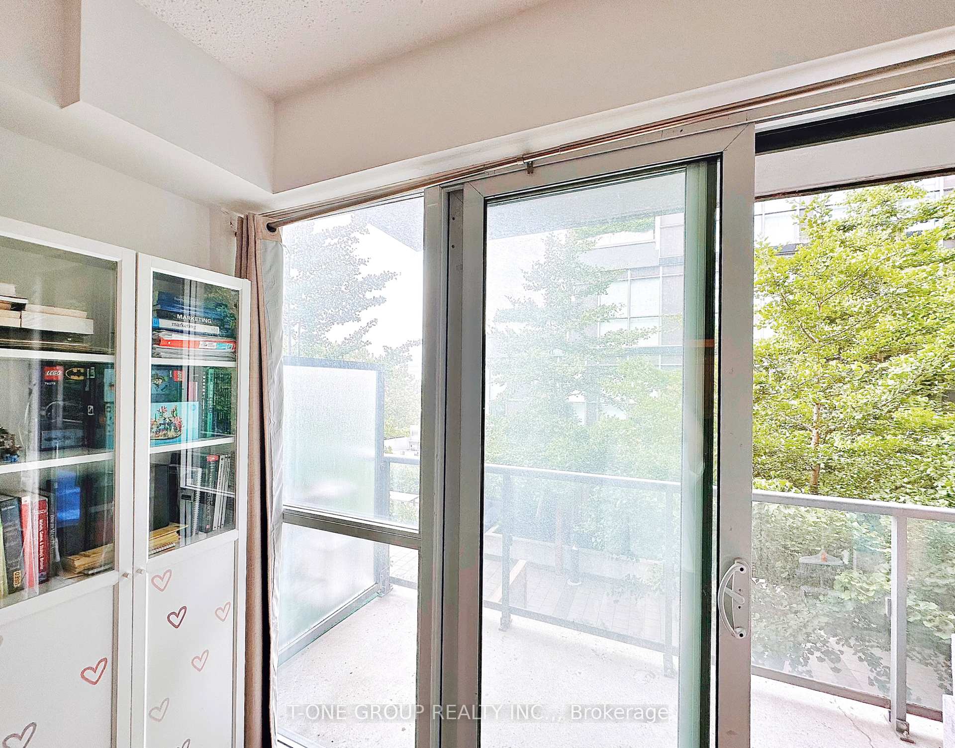 1 Bedroom Condo at 15 James Finlay, Toronto For sale