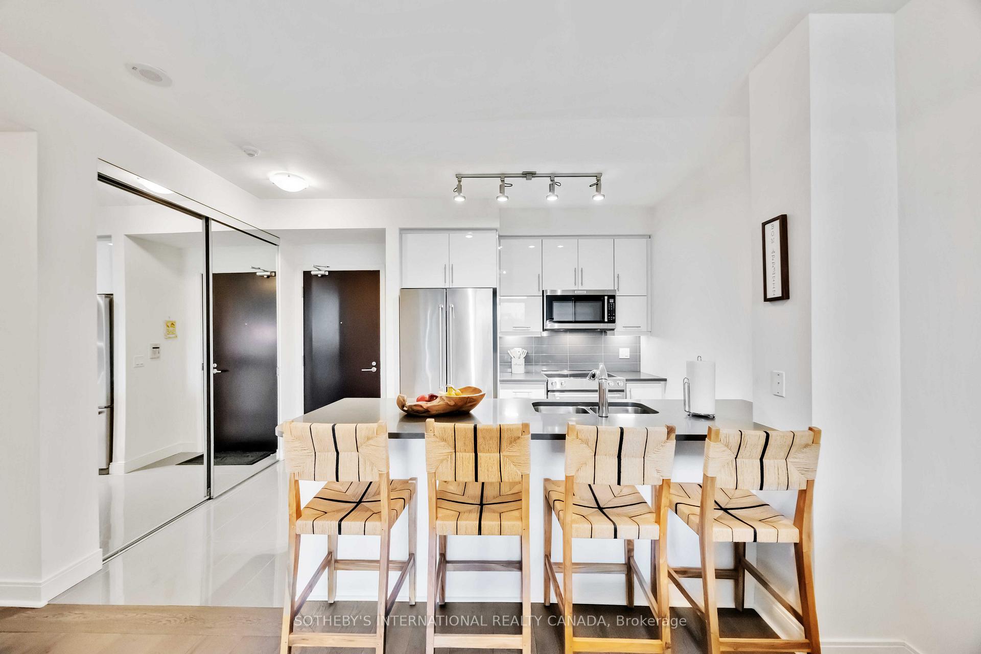 2 Bedrooms Condo at 825 Church, Toronto For sale
