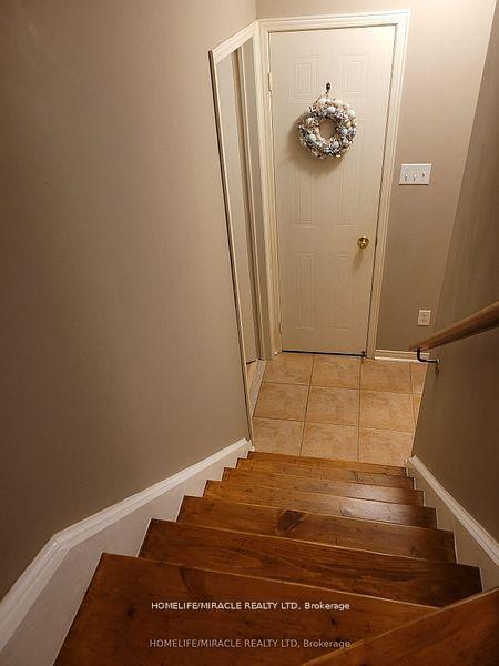 4 Bedrooms Condo at 22 Exchequer, Toronto For sale