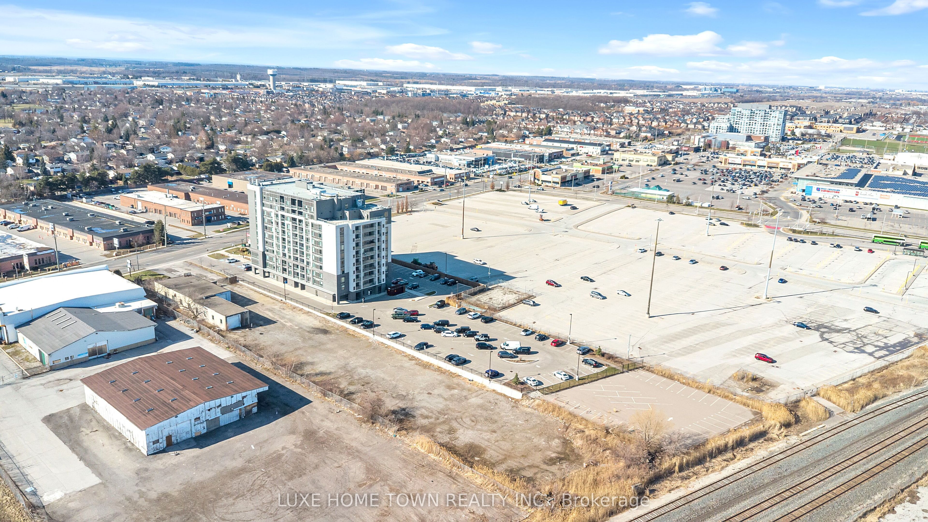 716 Main Street E, #801