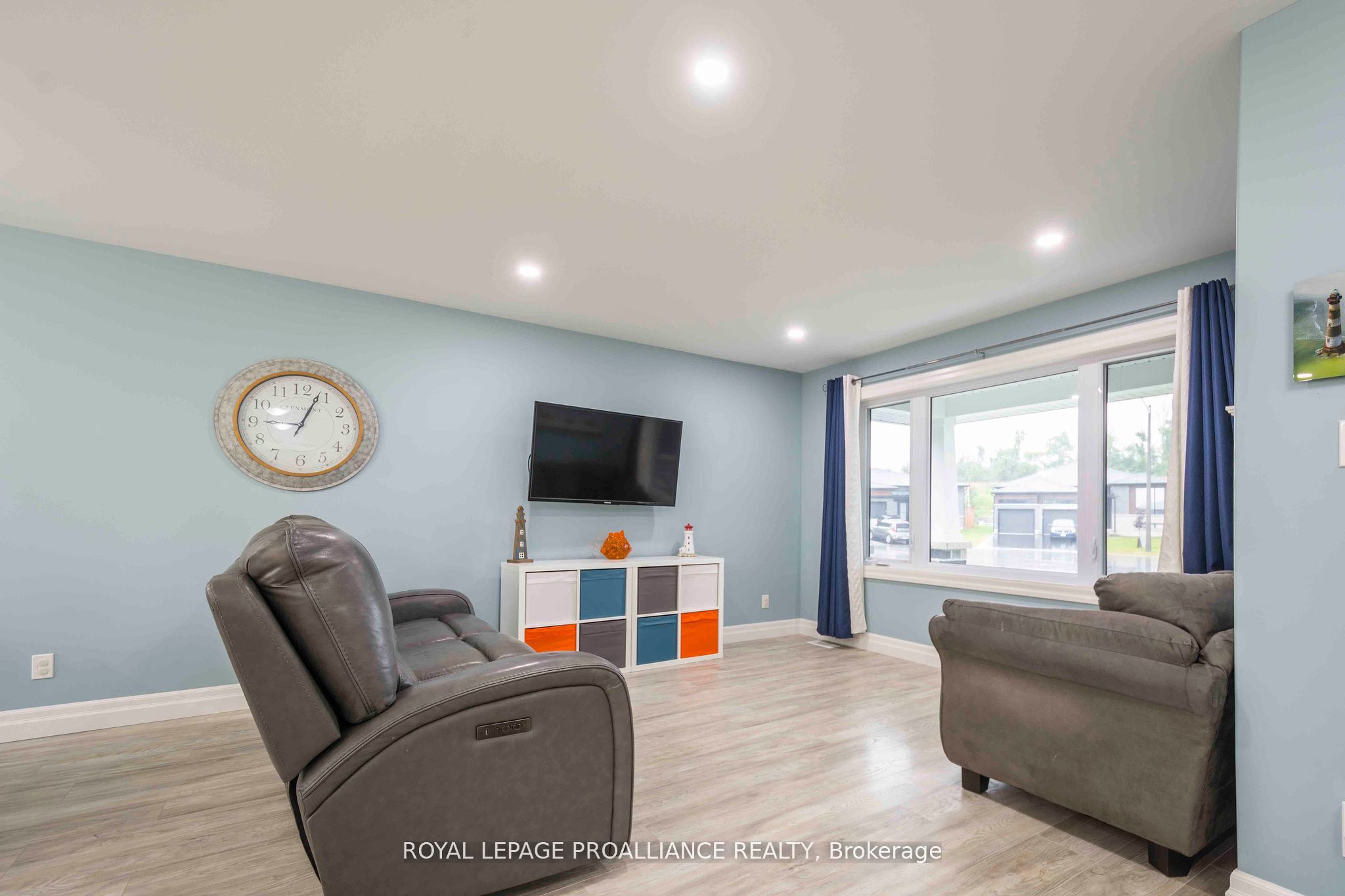 42 Schmidt Way, Quinte West, ON K8V 0L6