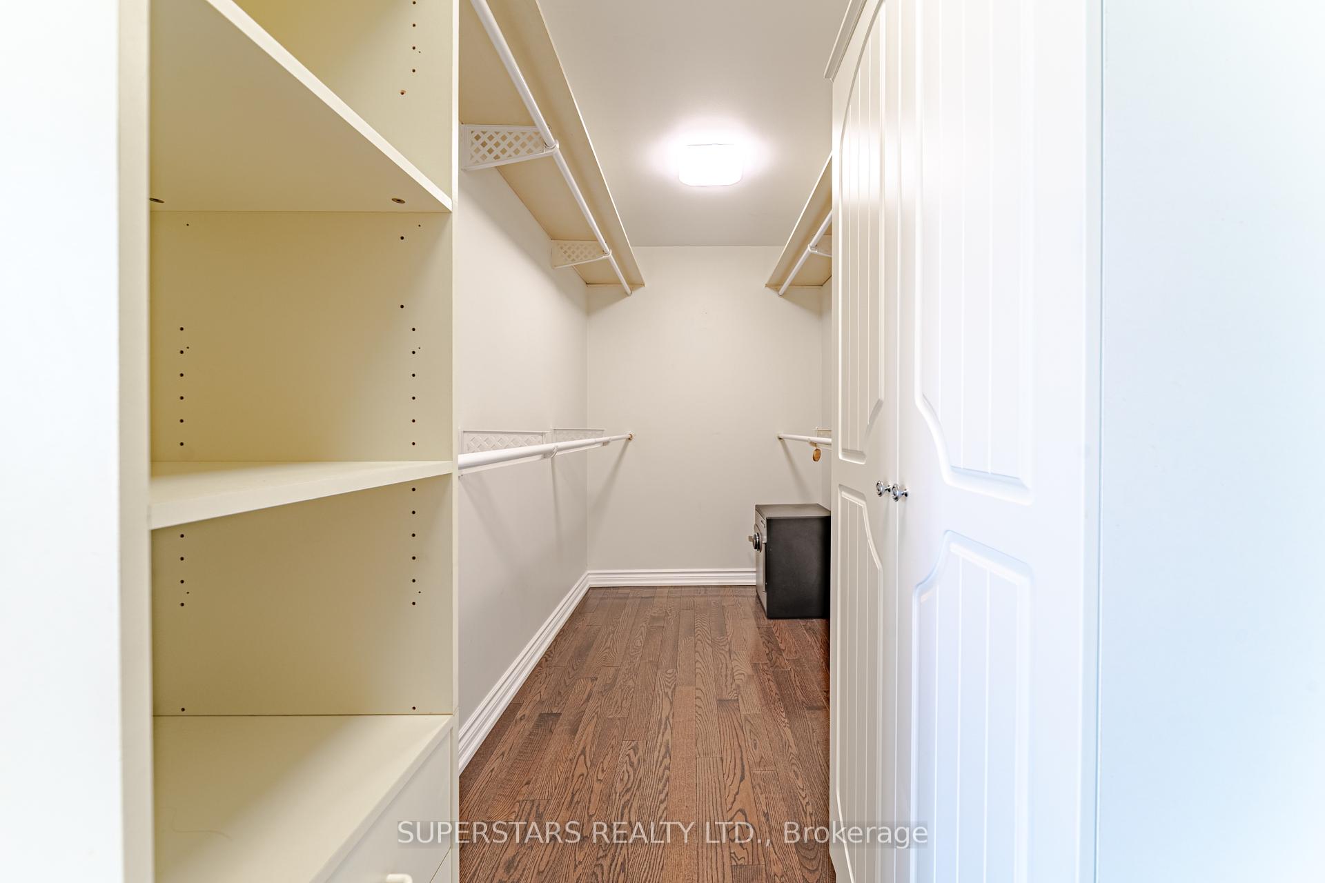 2 Bedrooms Condo at 20 Guildwood, Toronto For sale