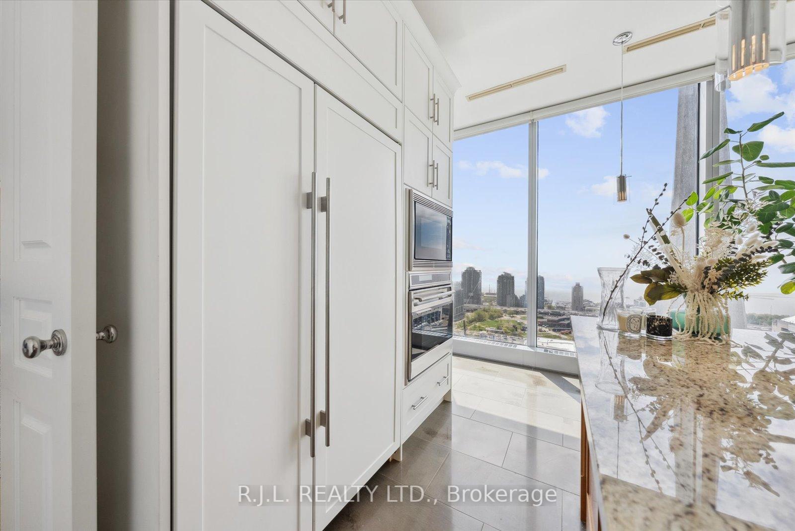 1 Bedroom Condo at 183 Wellington, Toronto For sale