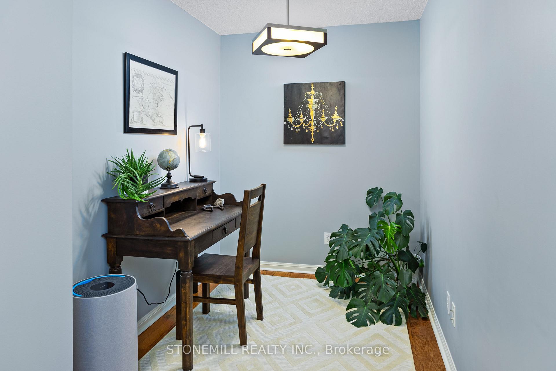 2 Bedrooms Condo at 1150 Parkwest, Mississauga For sale