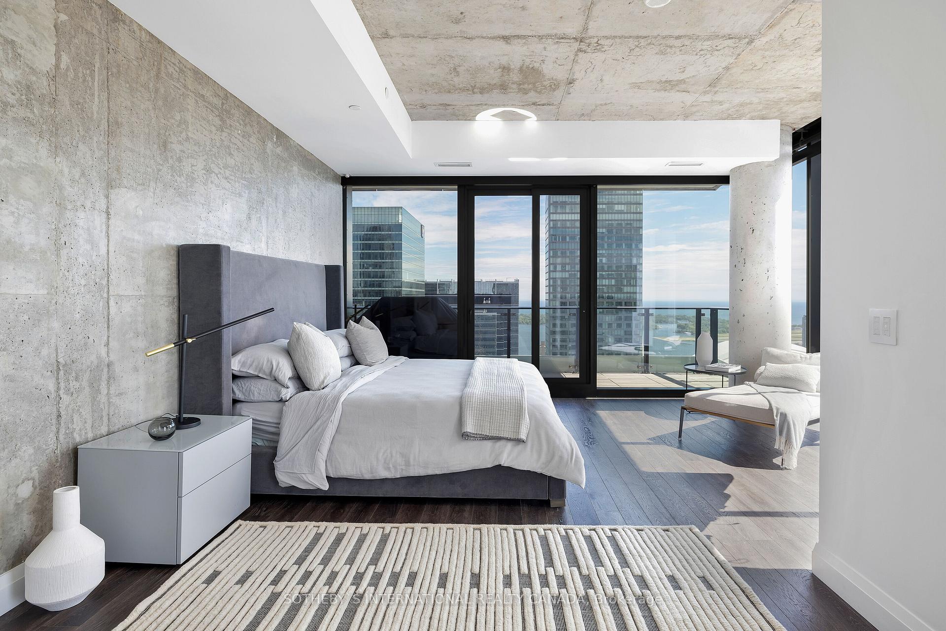 4 Bedrooms Condo at 224 King,  Toronto For sale
