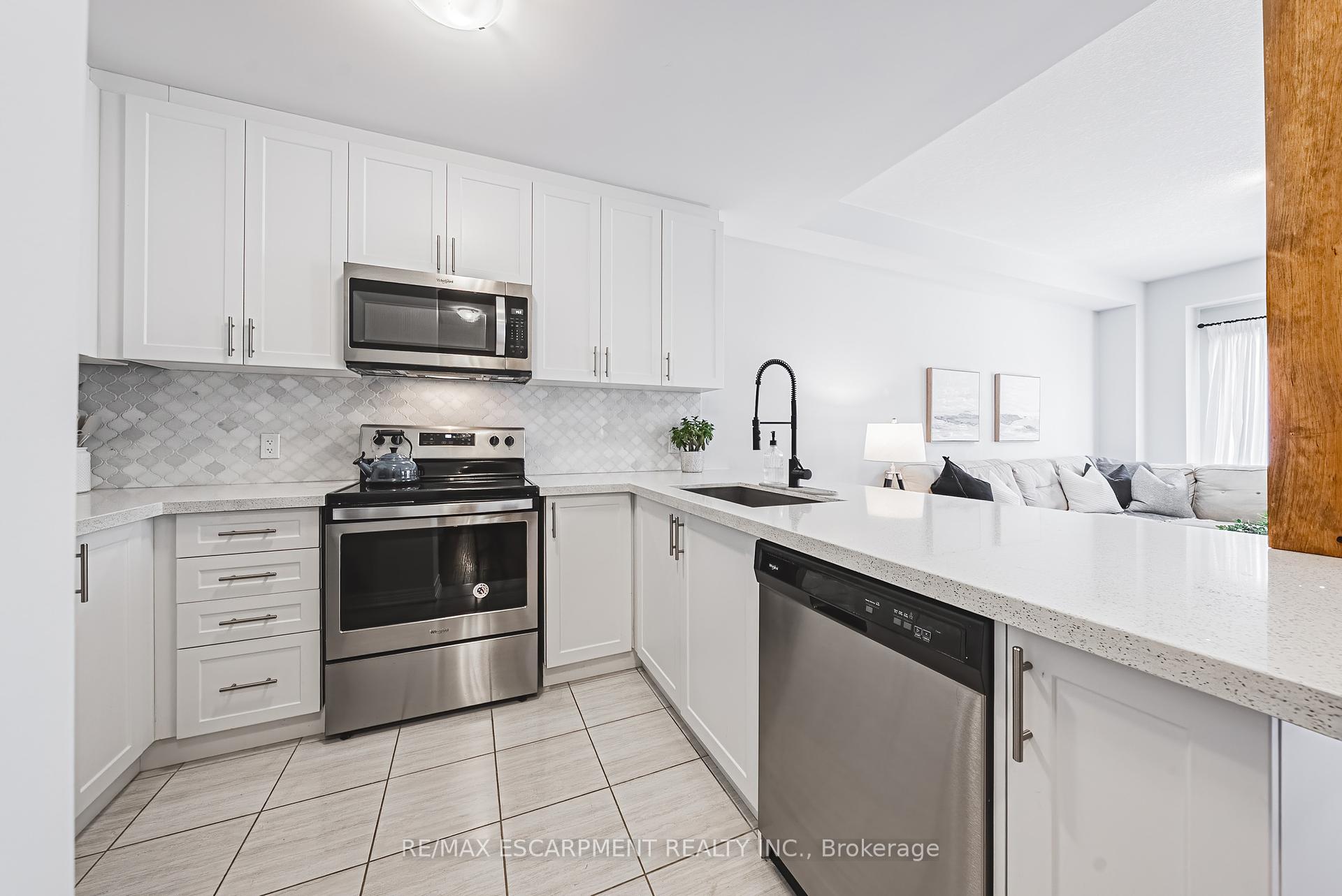 2 Bedrooms Condo at 18 Ridgeside,  Hamilton For sale
