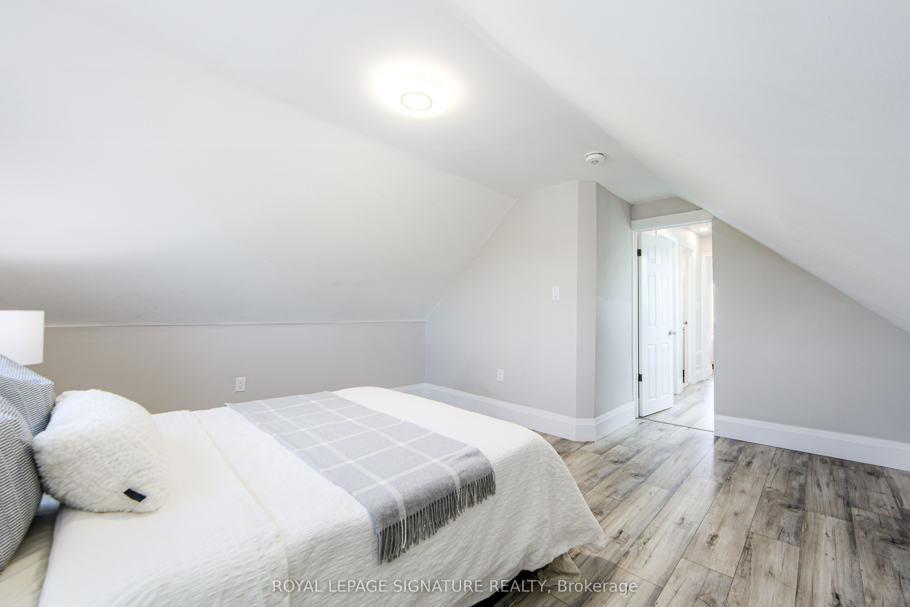 19 Schell Avenue, Toronto, ON M6E 2S7