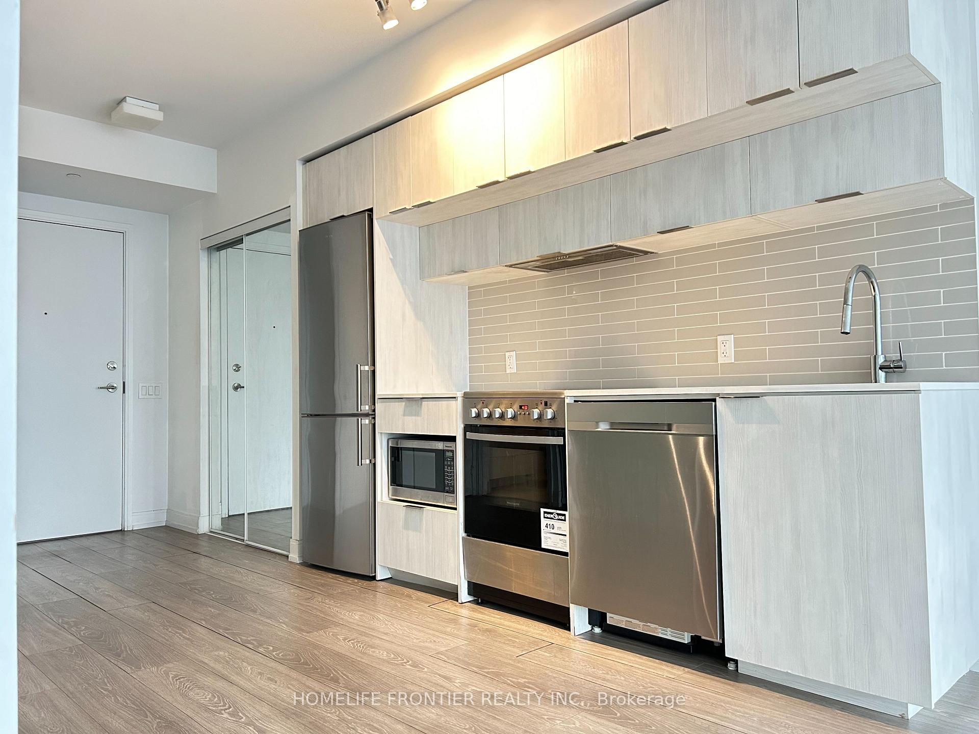 2 Bedrooms Condo at 181 Dundas, Toronto For sale