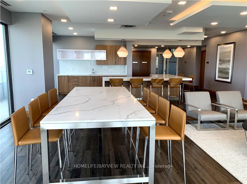 2 Bedrooms Condo at 30 SHORE BREEZE, Toronto For sale