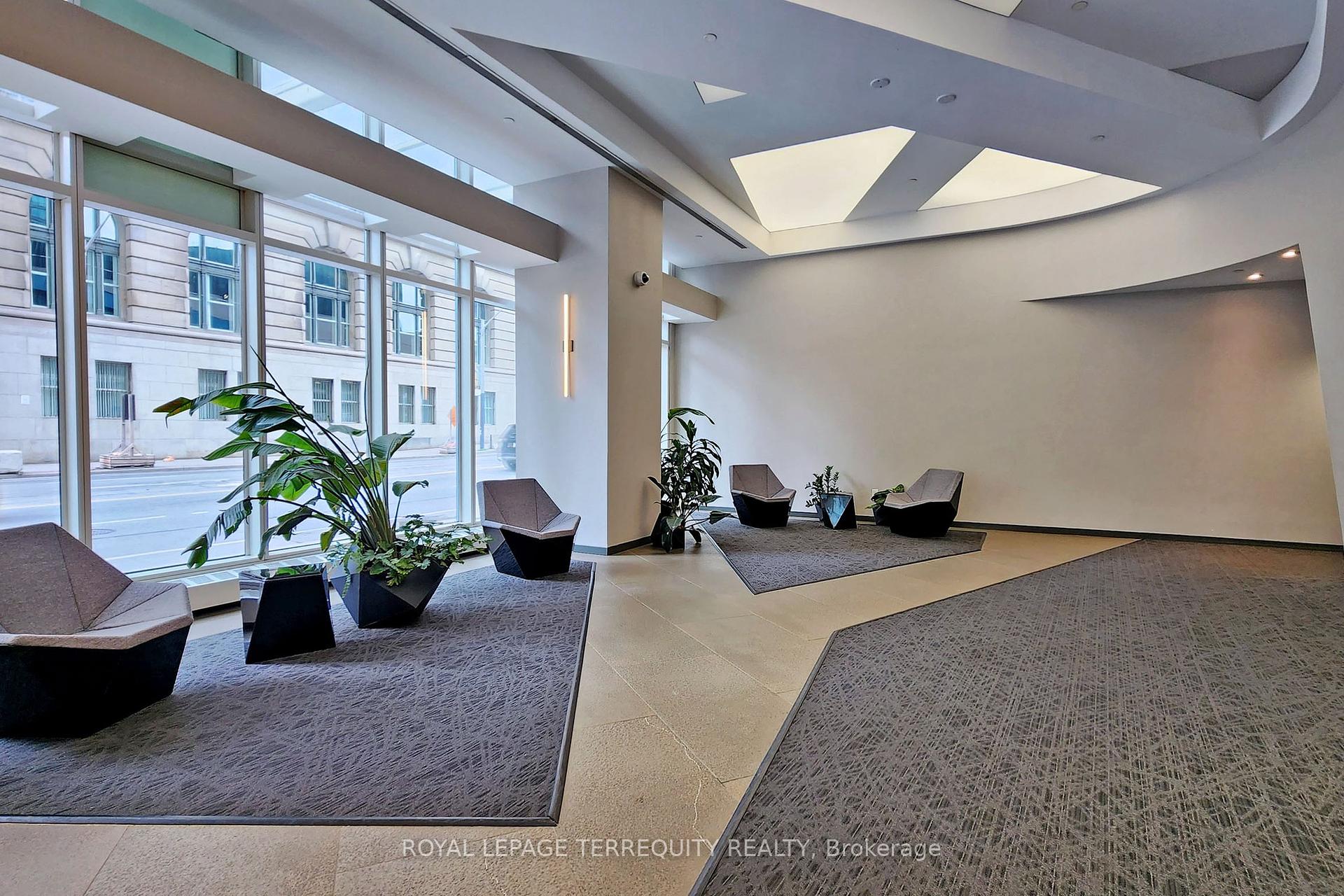 2 Bedrooms Condo at 8 The Esplanade, Toronto For sale
