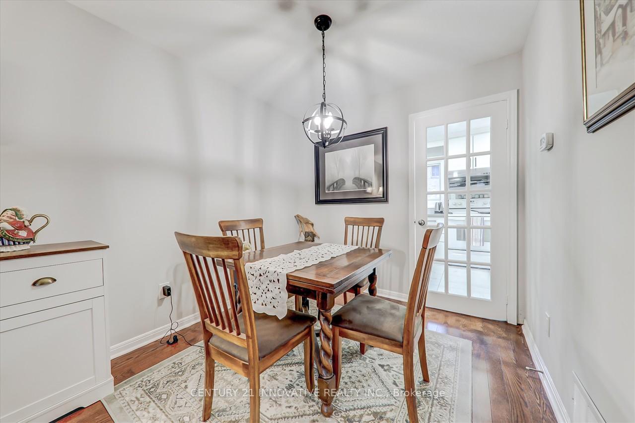 4 Bedrooms Condo at 100 Burrows Hall,  Toronto For sale