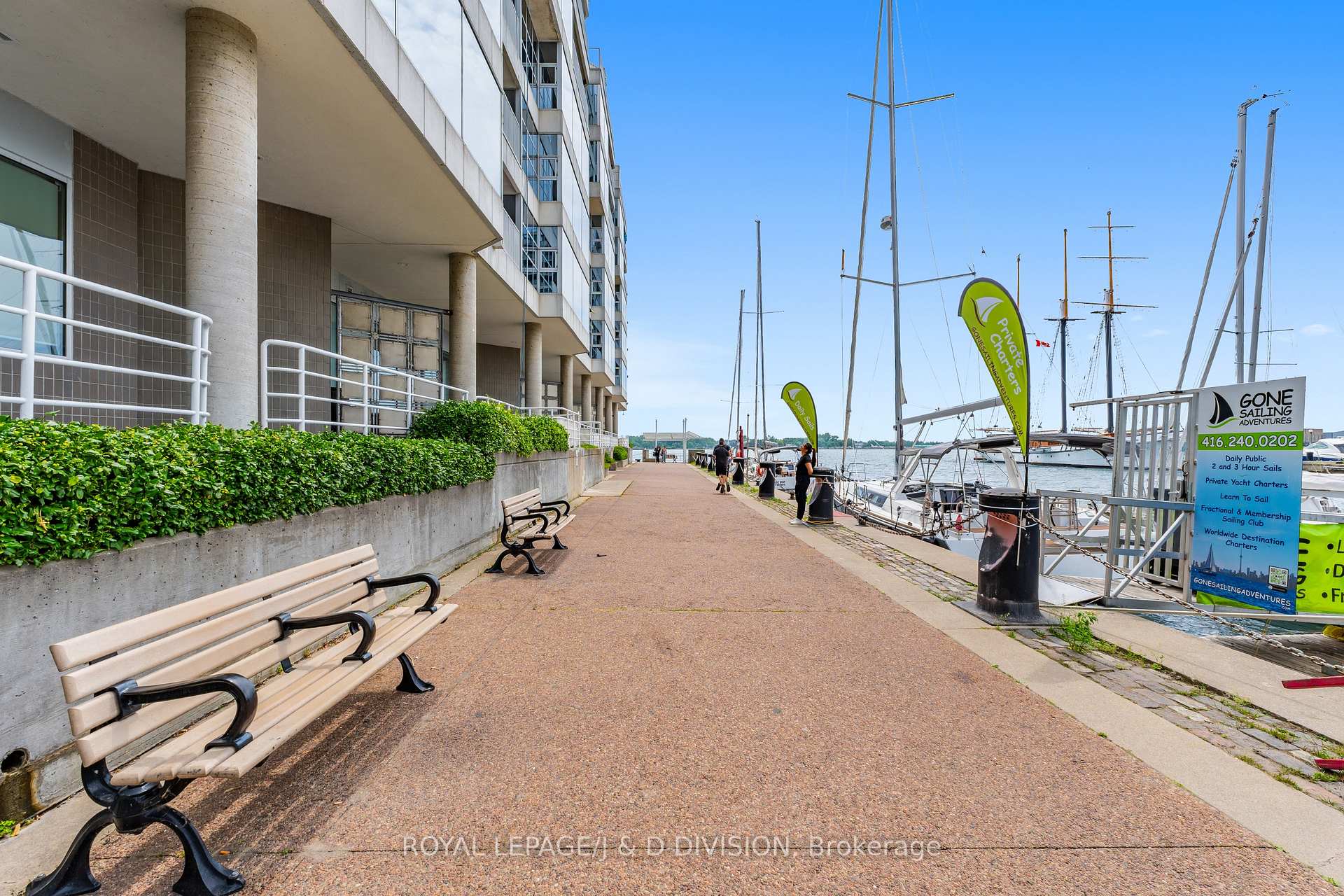 2 Bedrooms Condo at 401 Queens, Toronto For sale