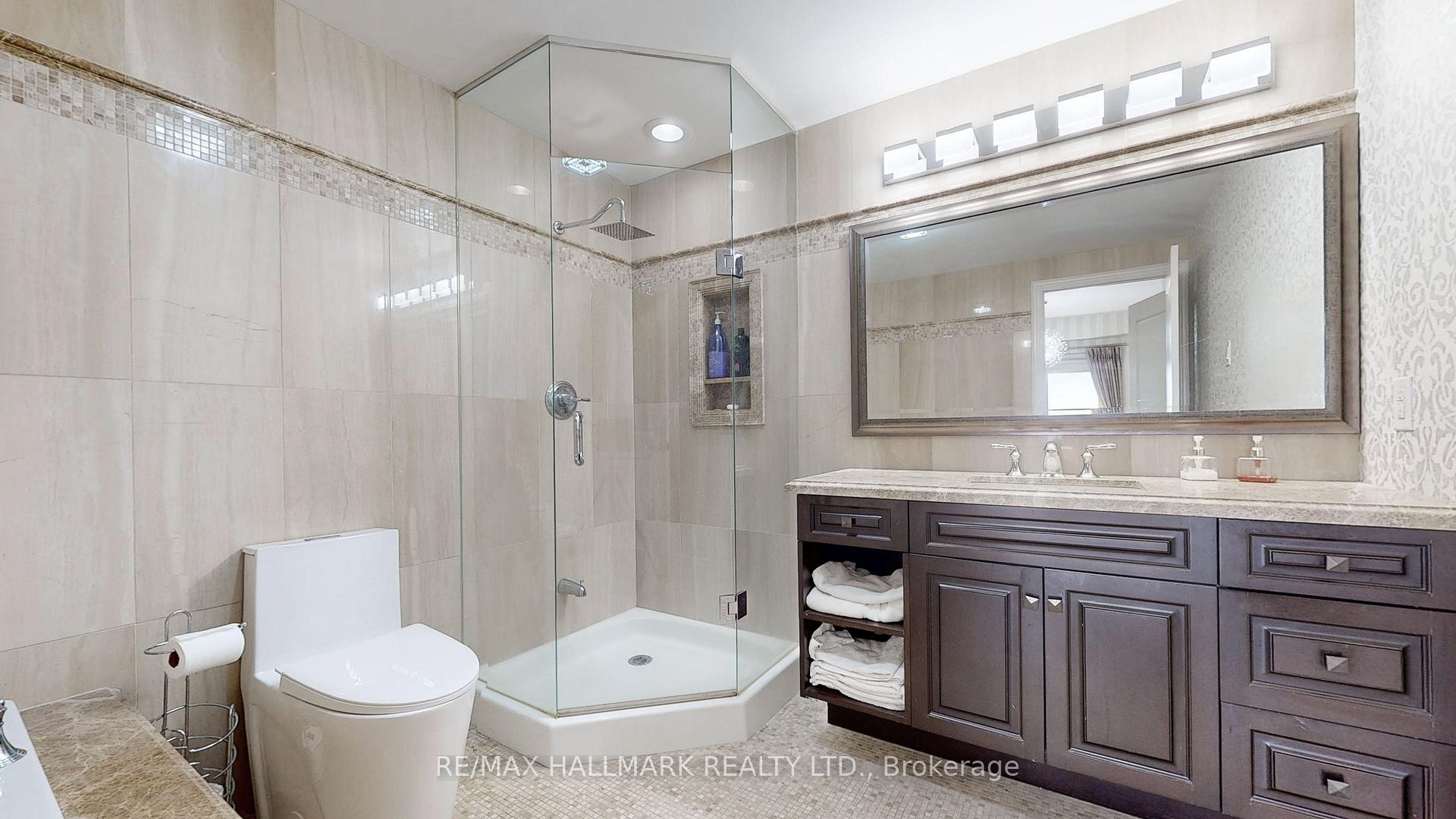 3 Bedrooms Condo at 9245 Jane, Vaughan For sale