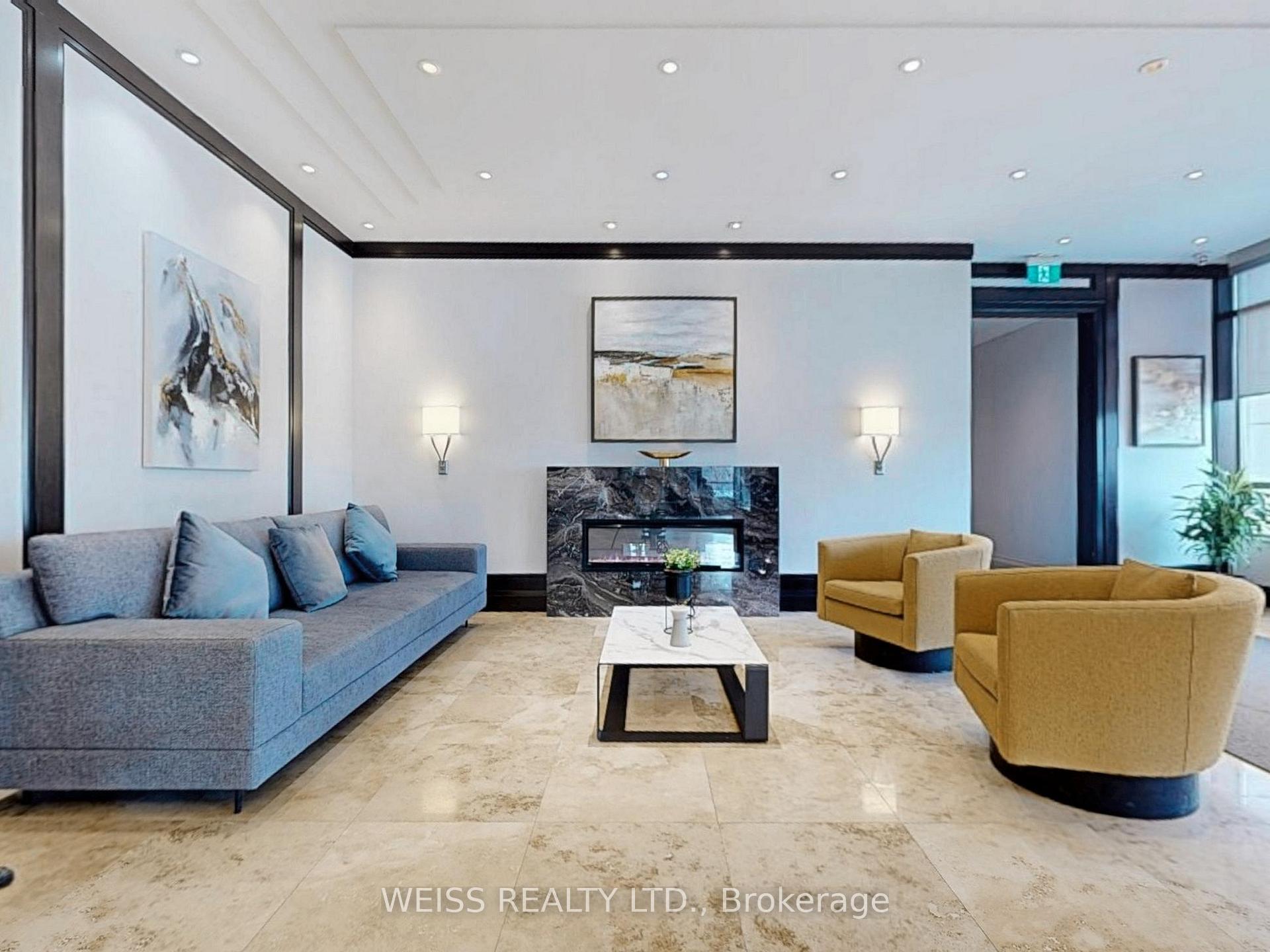 3 Bedrooms Condo at 88 Promenade, Vaughan For sale
