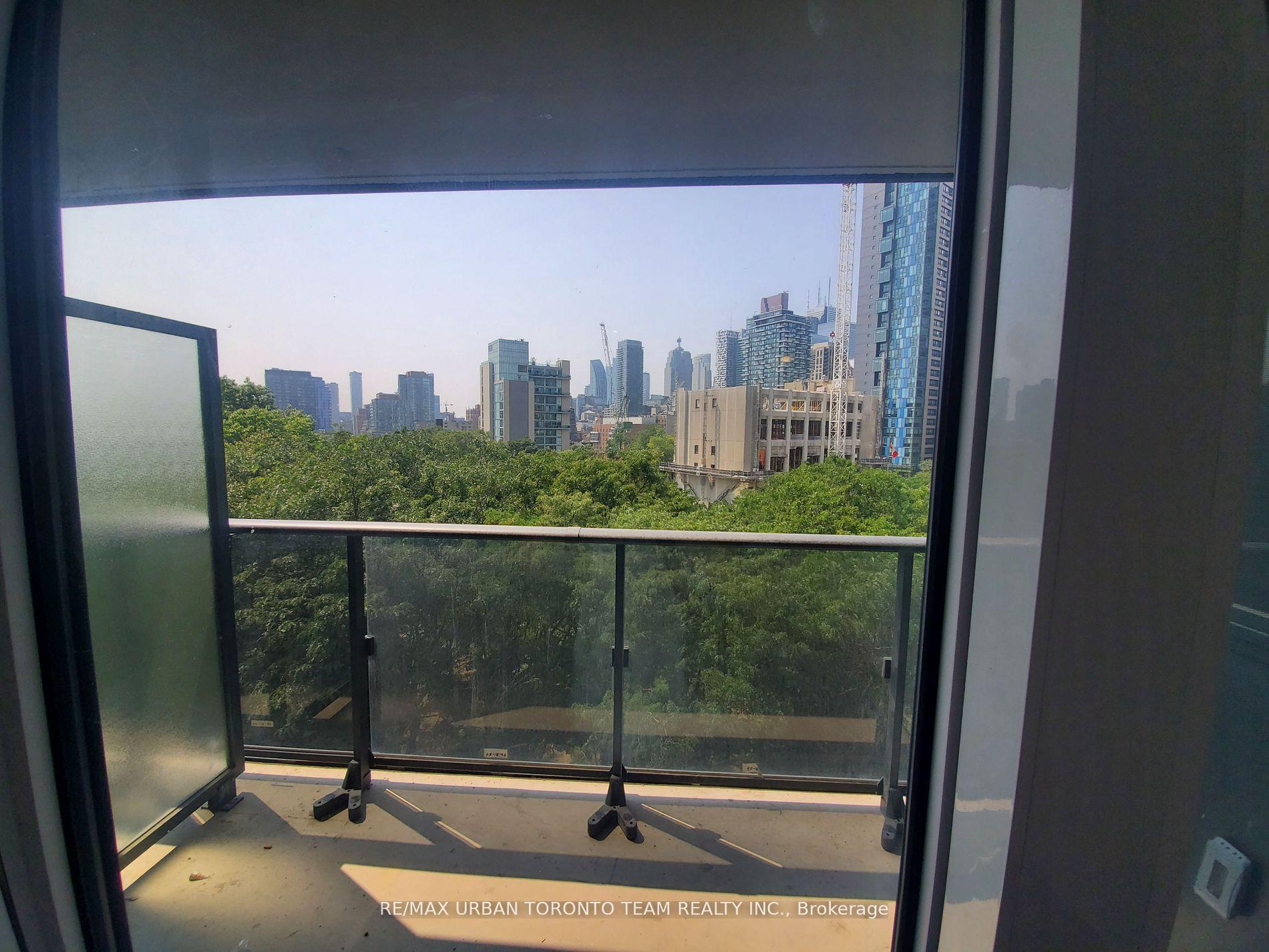 2 Bedrooms Condo at 219 Dundas,  Toronto For sale