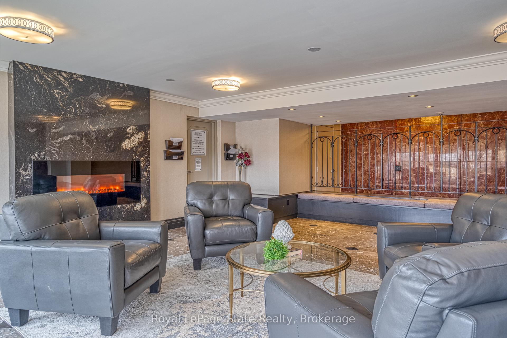 2 Bedrooms Condo at 500 Green,  Hamilton For sale