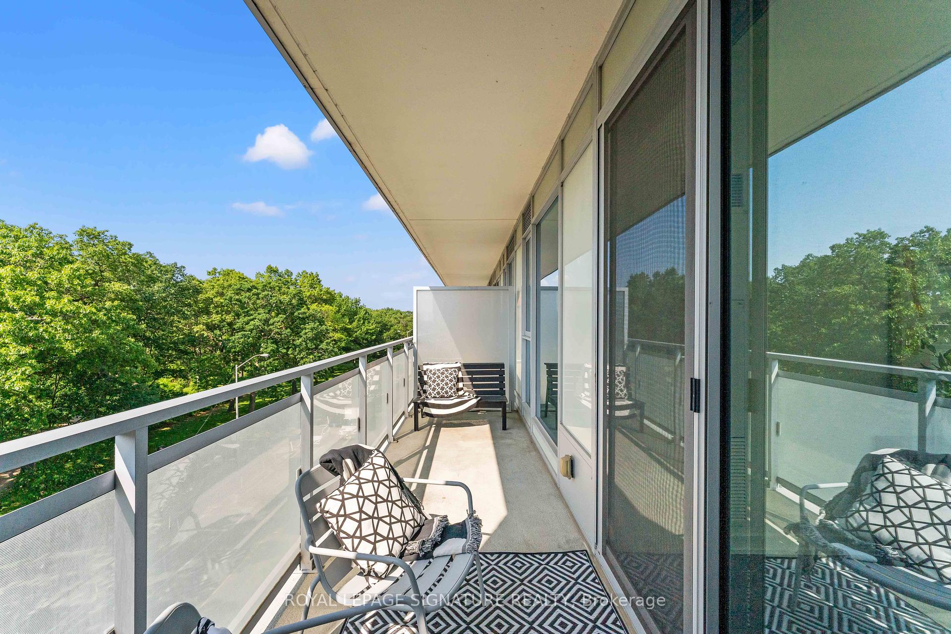 2 Bedrooms Condo at 1830 Bloor, Toronto For sale