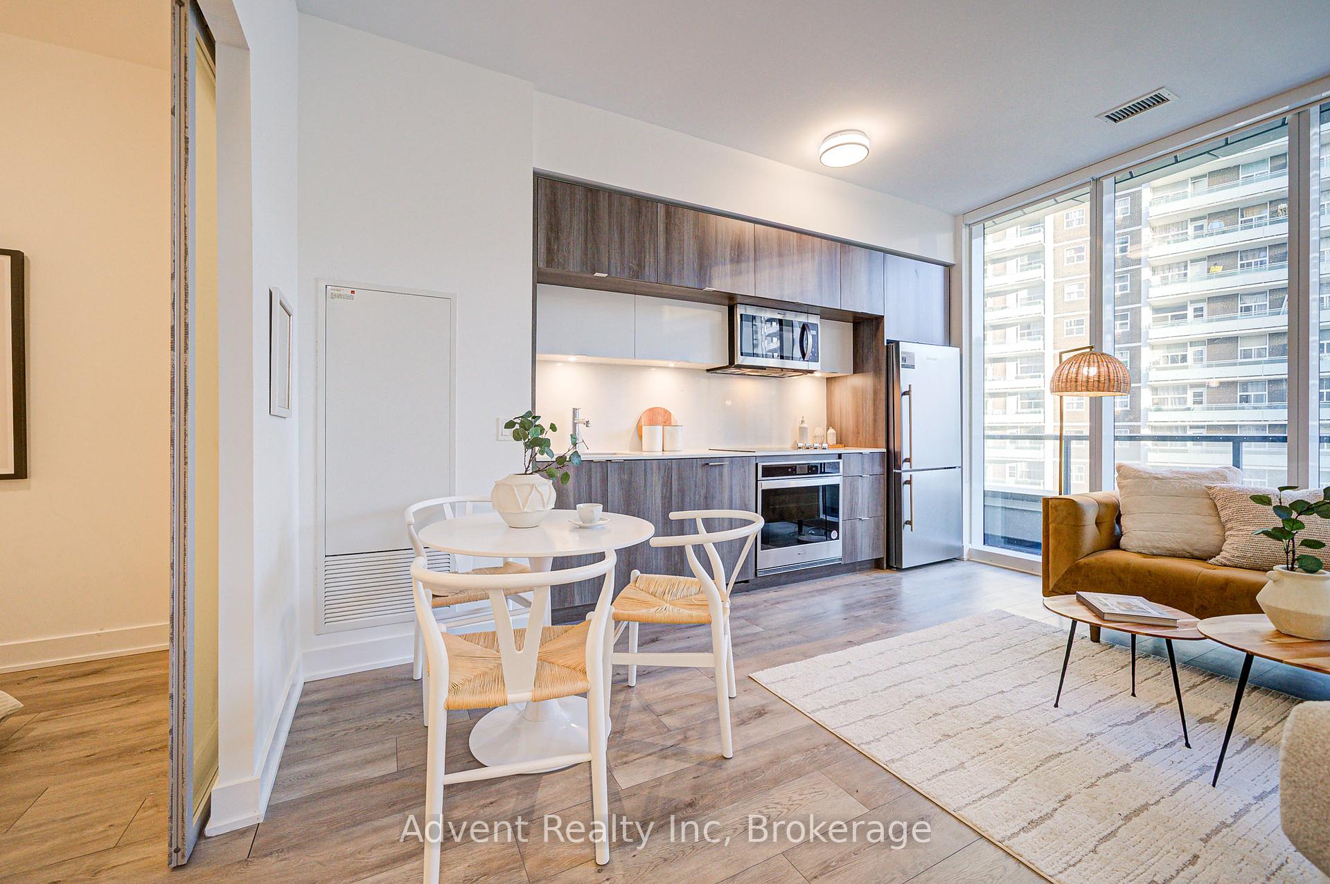 2 Bedrooms Condo at 585 Bloor,  Toronto For sale