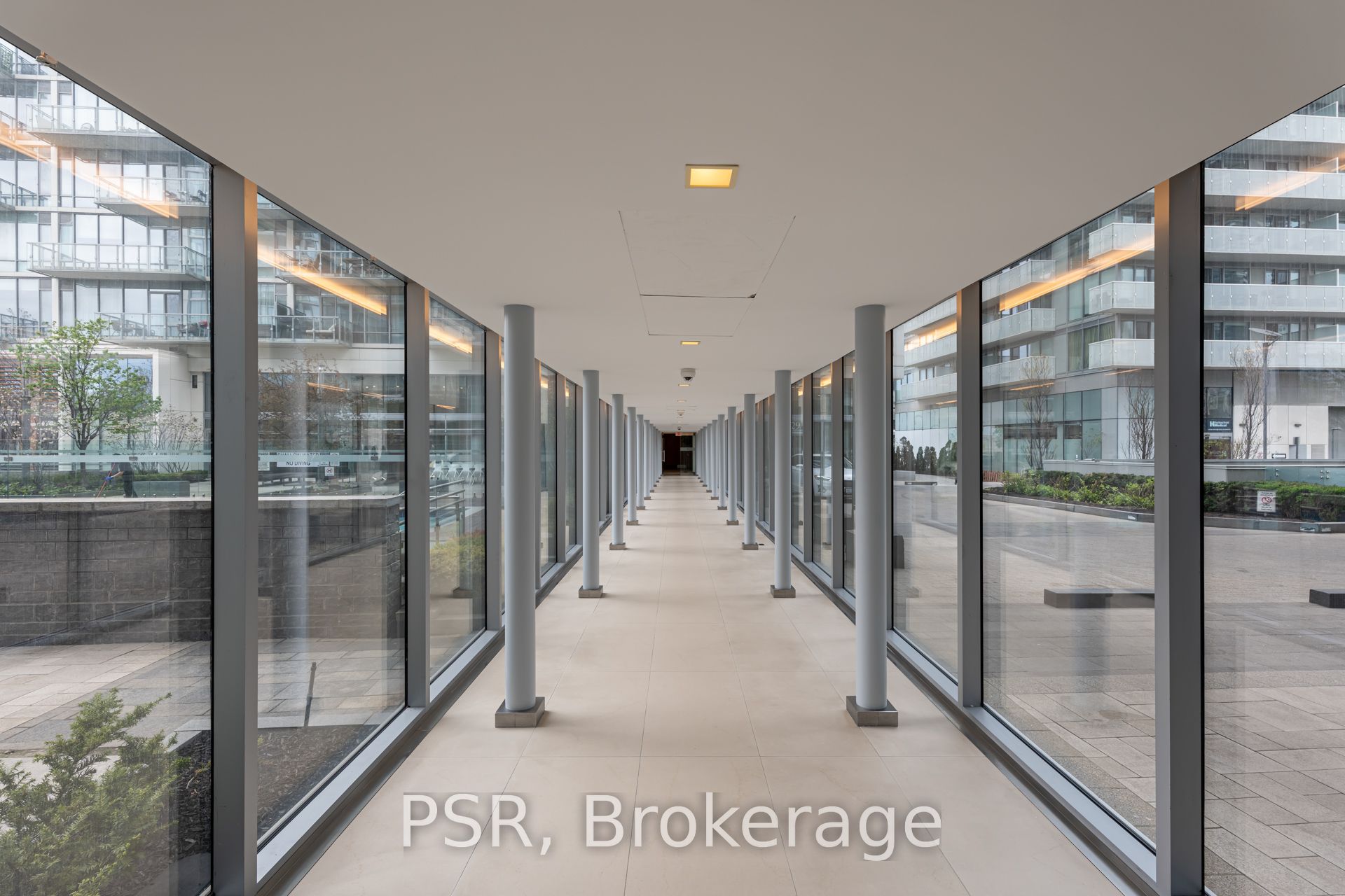 29 Queens Quay E, #627