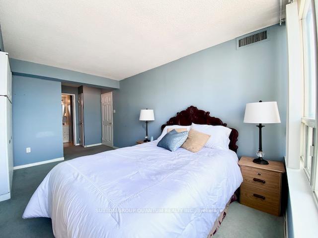 2 Bedrooms Condo at 330 Rathburn,  Mississauga For sale