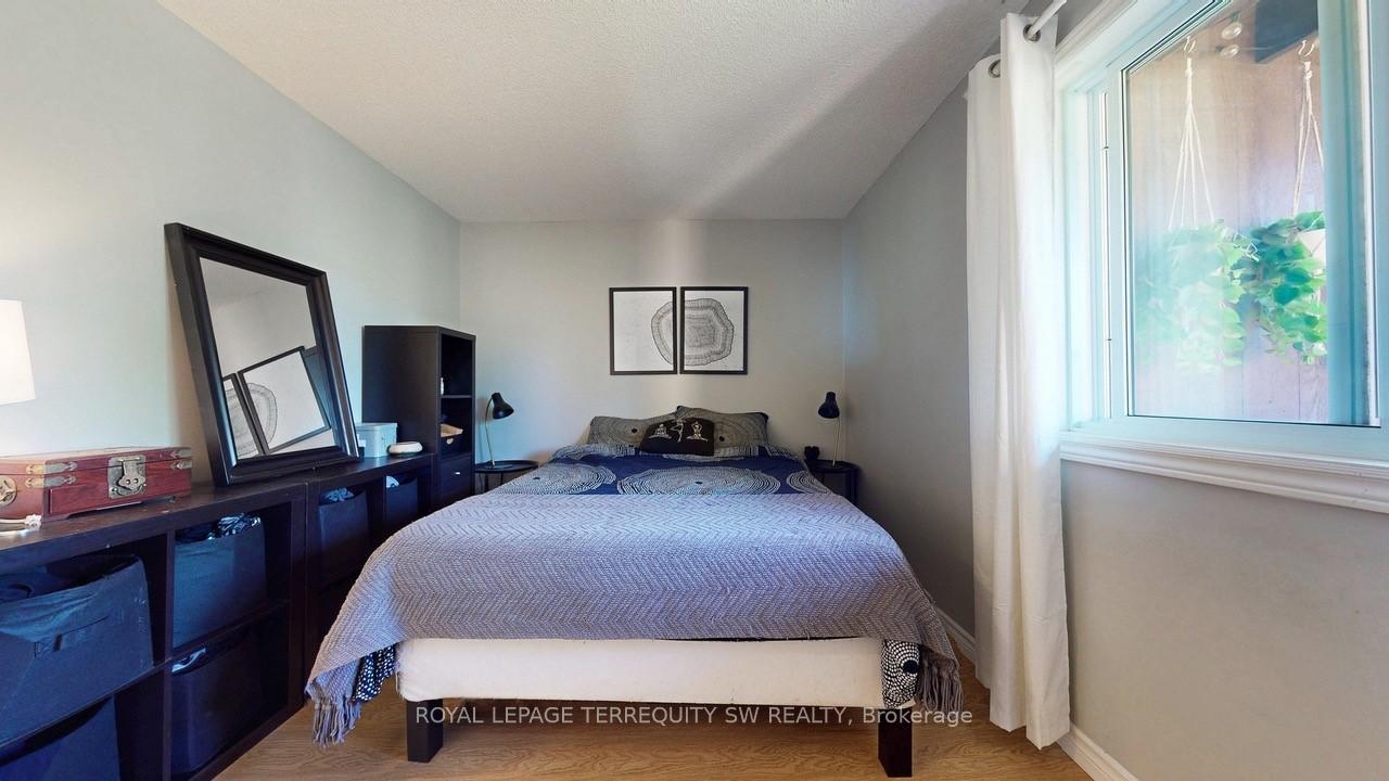 2 Bedrooms Condo at 3835 Lake Shore, Toronto For sale