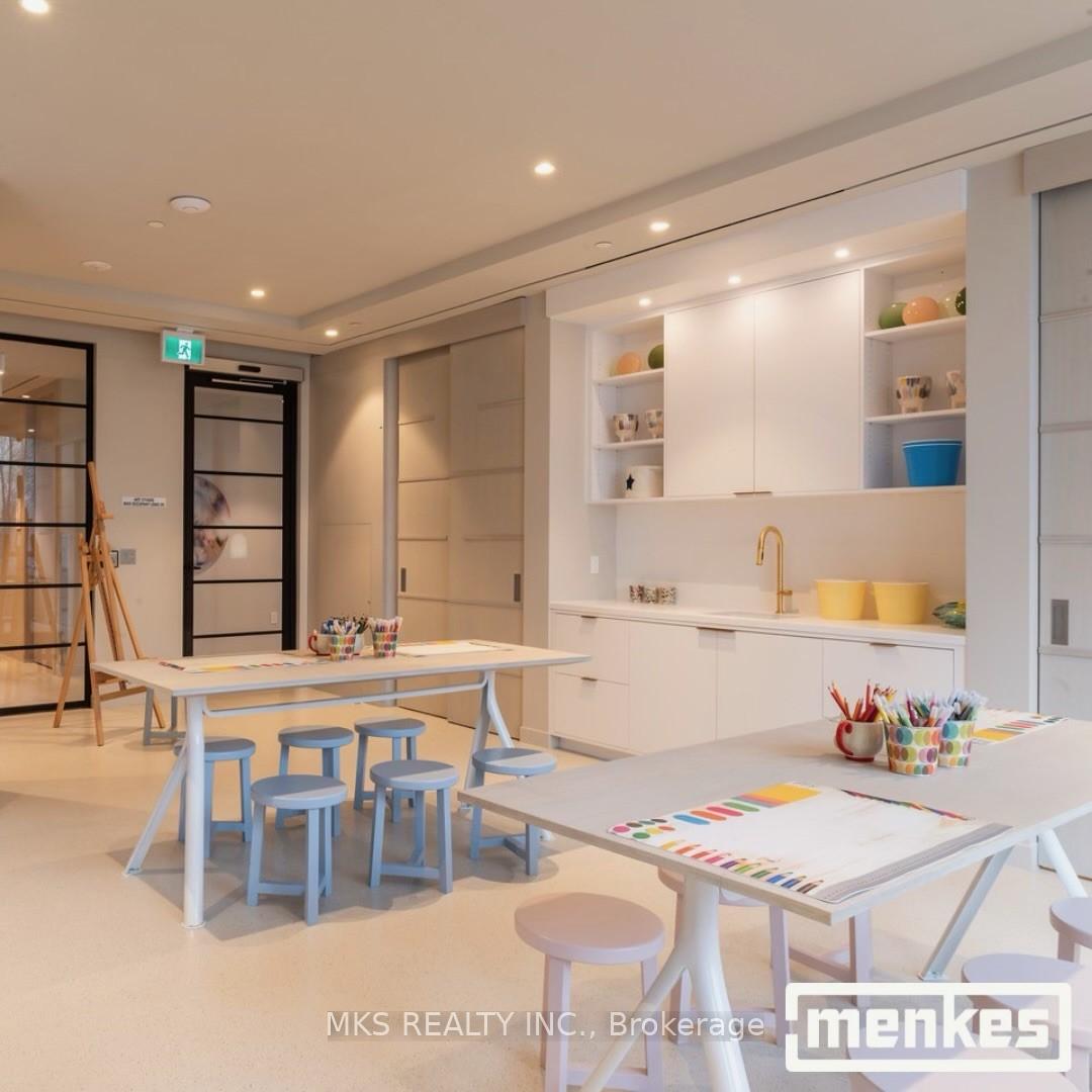 3 Bedrooms Condo at 138 Downes,  Toronto For sale