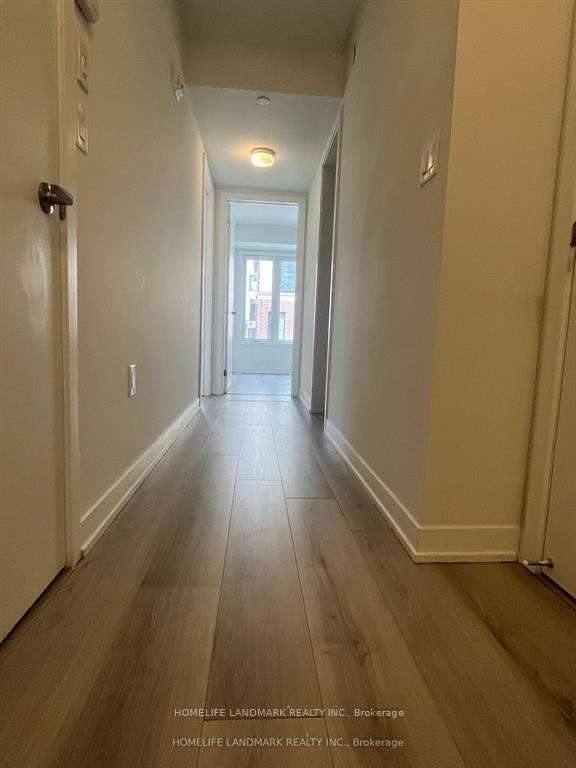 2 Bedrooms Condo at 3409 Ridgeway, Mississauga For sale