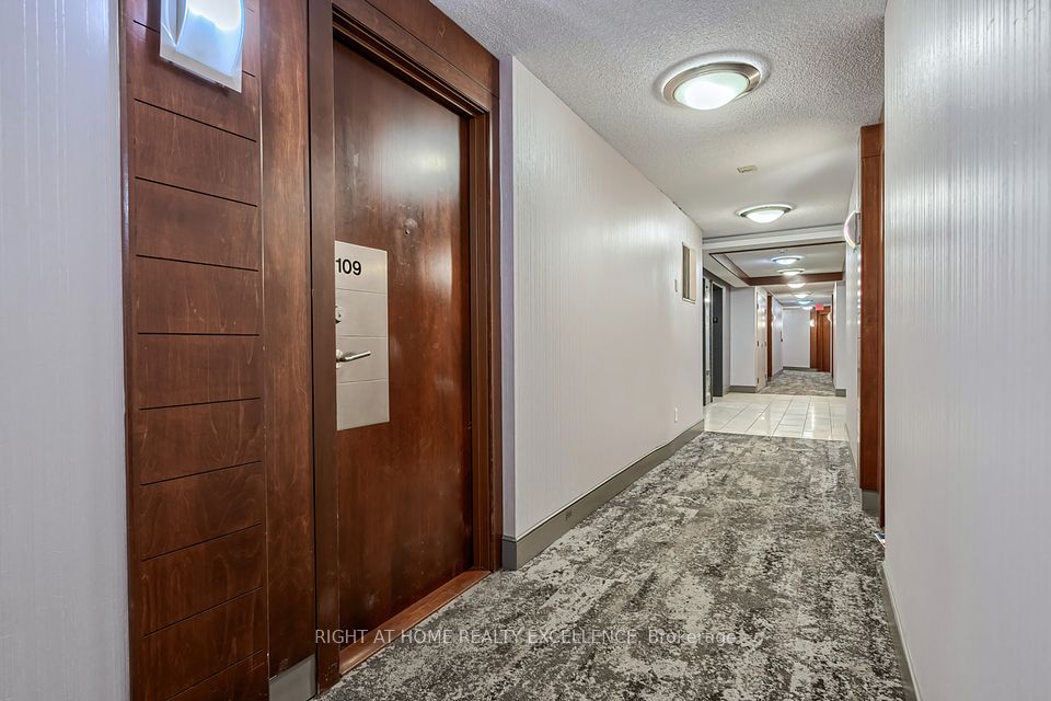 310 Burnhamthorpe