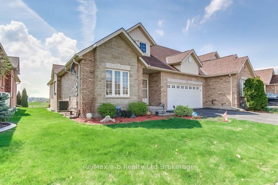 717 Garden Court Crescent, Woodstock, ON N4T 0A2