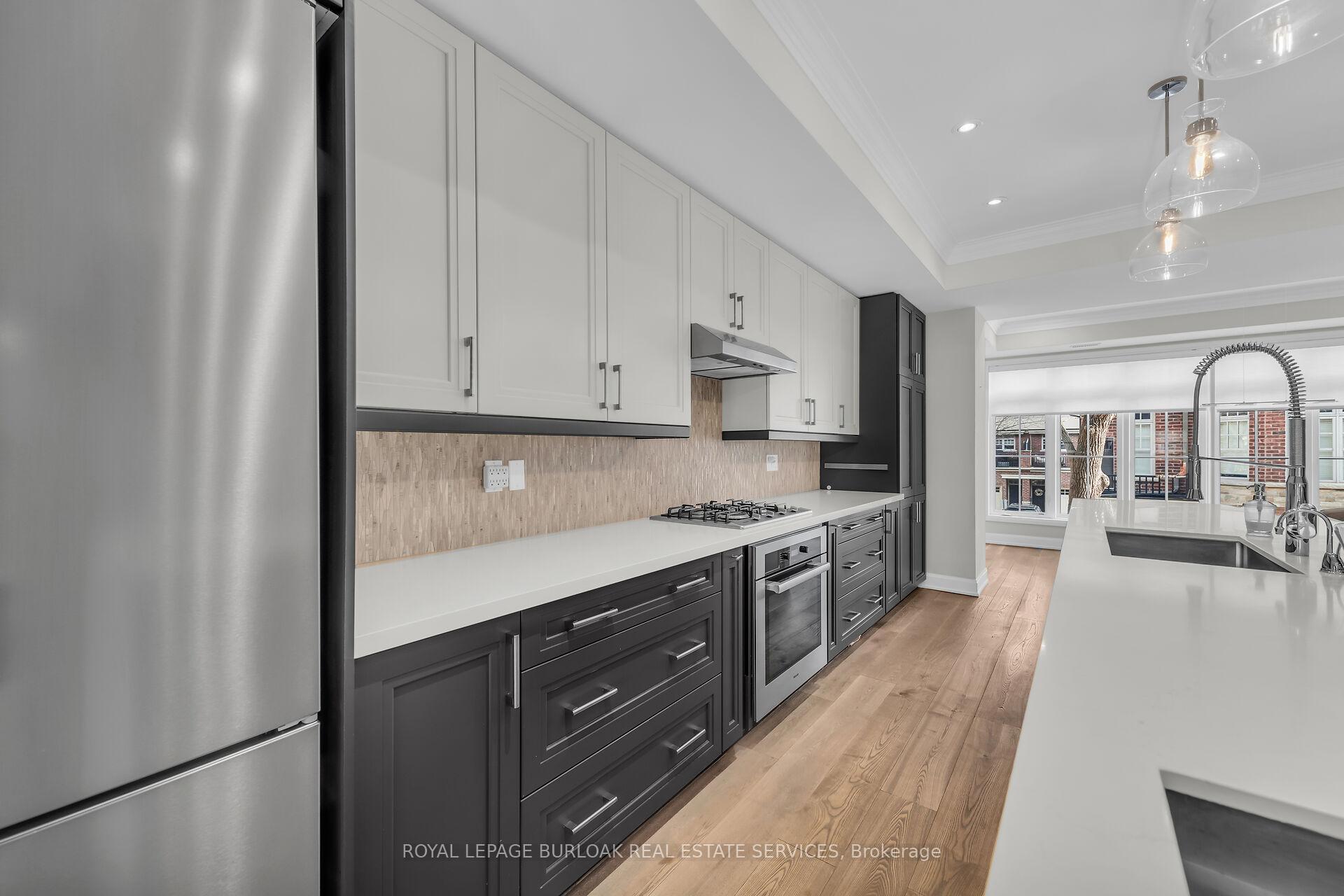 3 Bedrooms Condo at 509 Elizabeth,  Burlington For sale