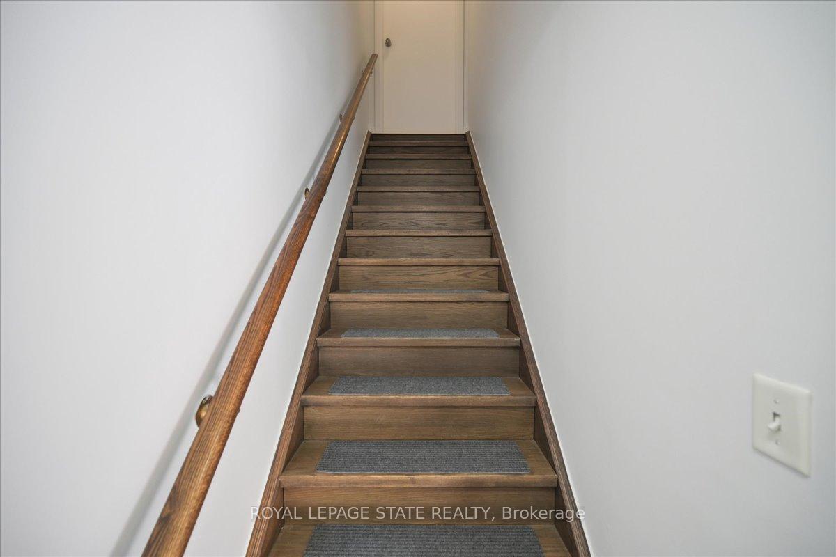 2 Bedrooms Condo at 2450 Post, Oakville For sale