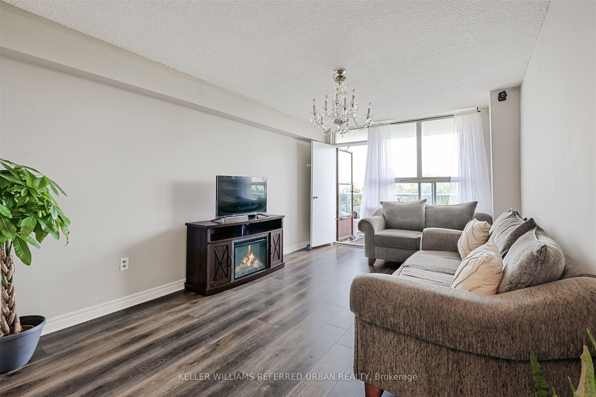 2 Bedrooms Condo at 940 Caledonia, Toronto For sale