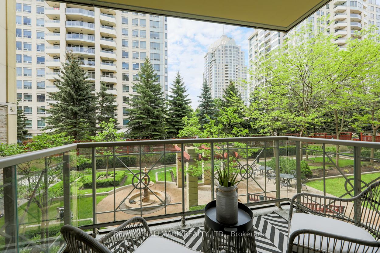 1 Bedroom Condo at 12 Rean, Toronto For sale