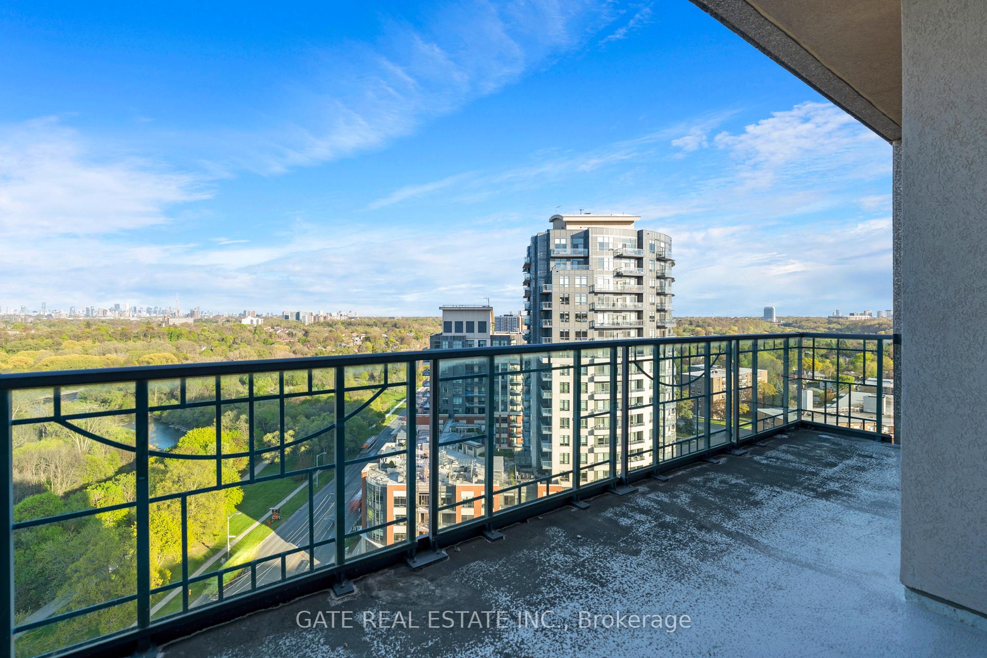 2 Bedrooms Condo at 38 Fontenay, Toronto For sale