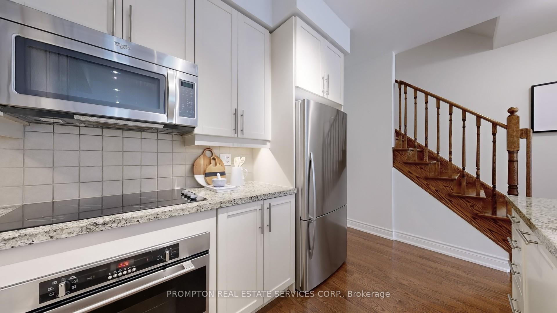 4 Bedrooms Condo at 30 Hargrave, Toronto For sale