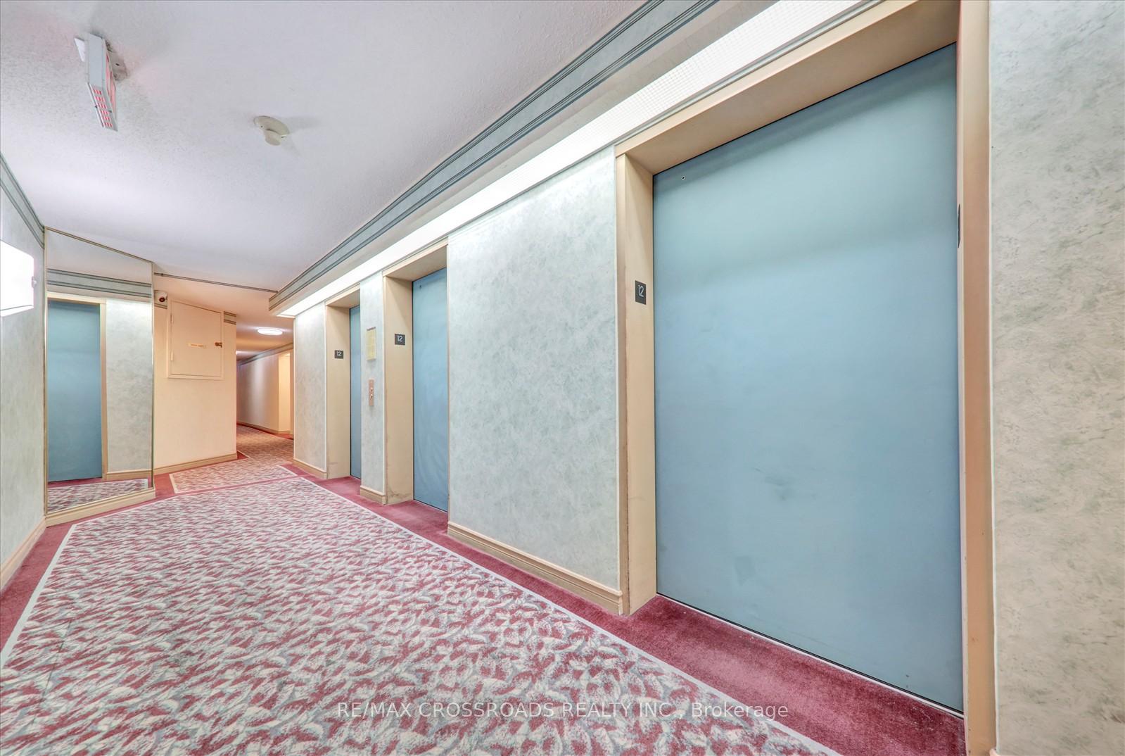 2 Bedrooms Condo at 400 Mclevin, Toronto For sale