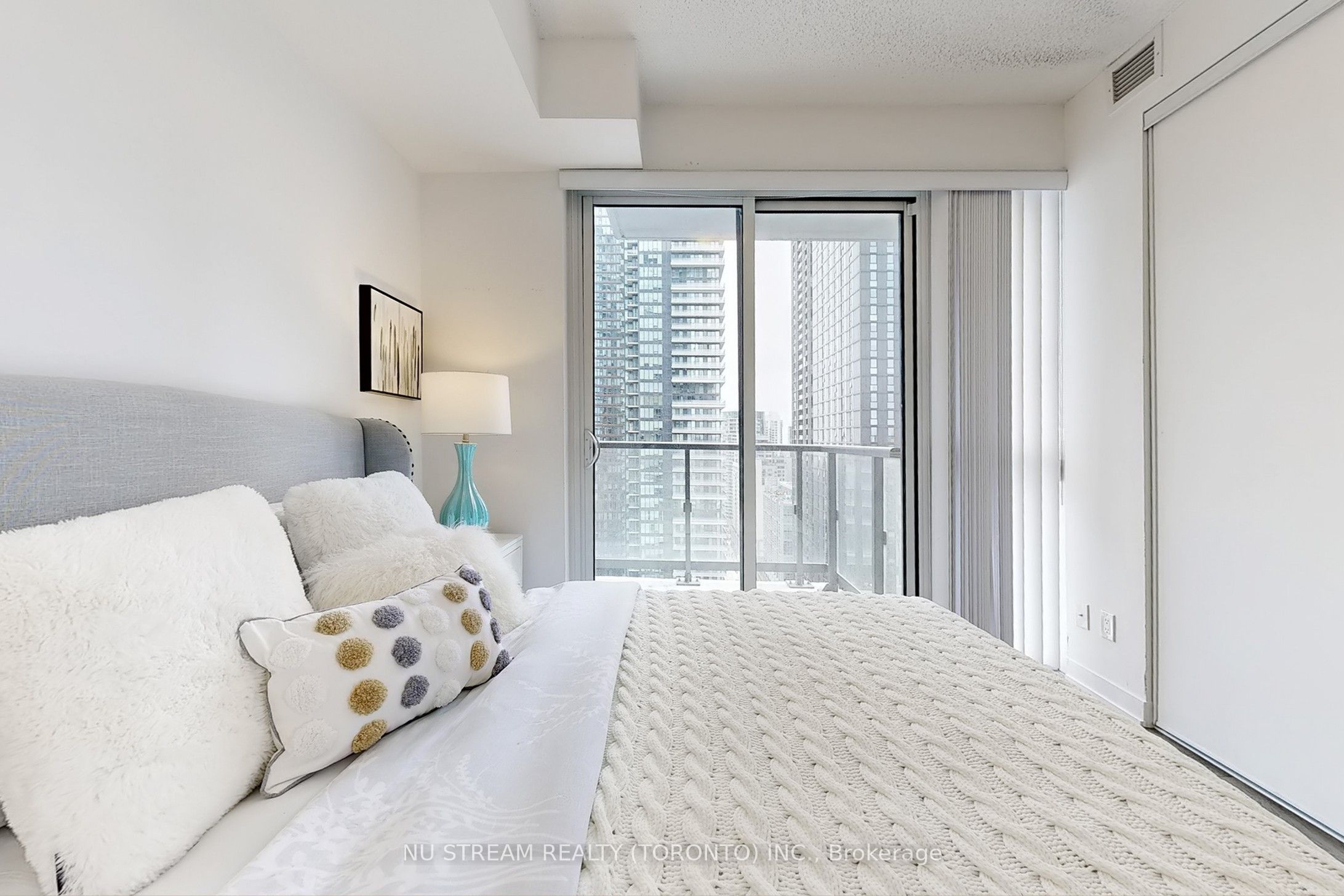 87 Peter Street, #2302