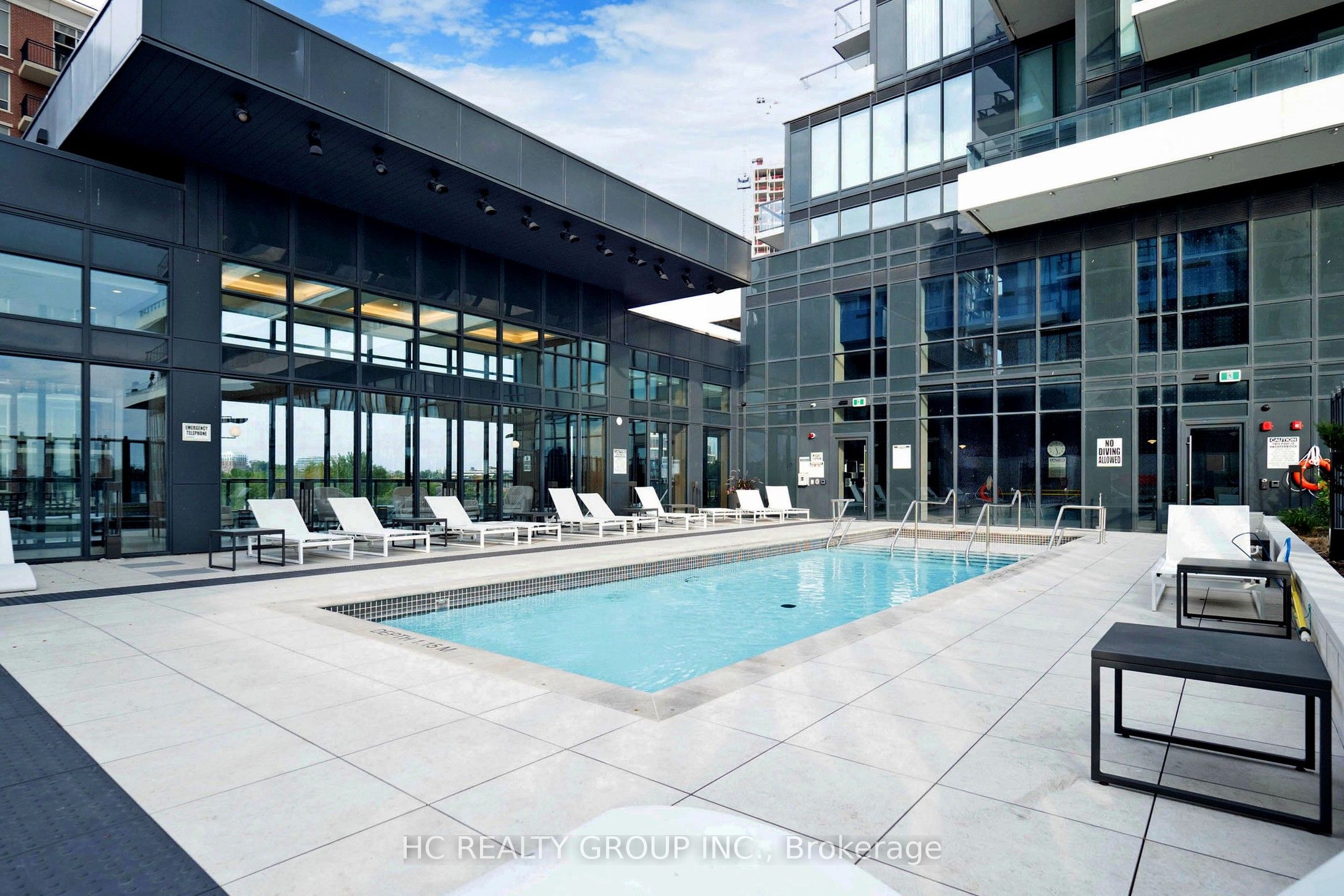 30 Inn On The Park Drive, #222